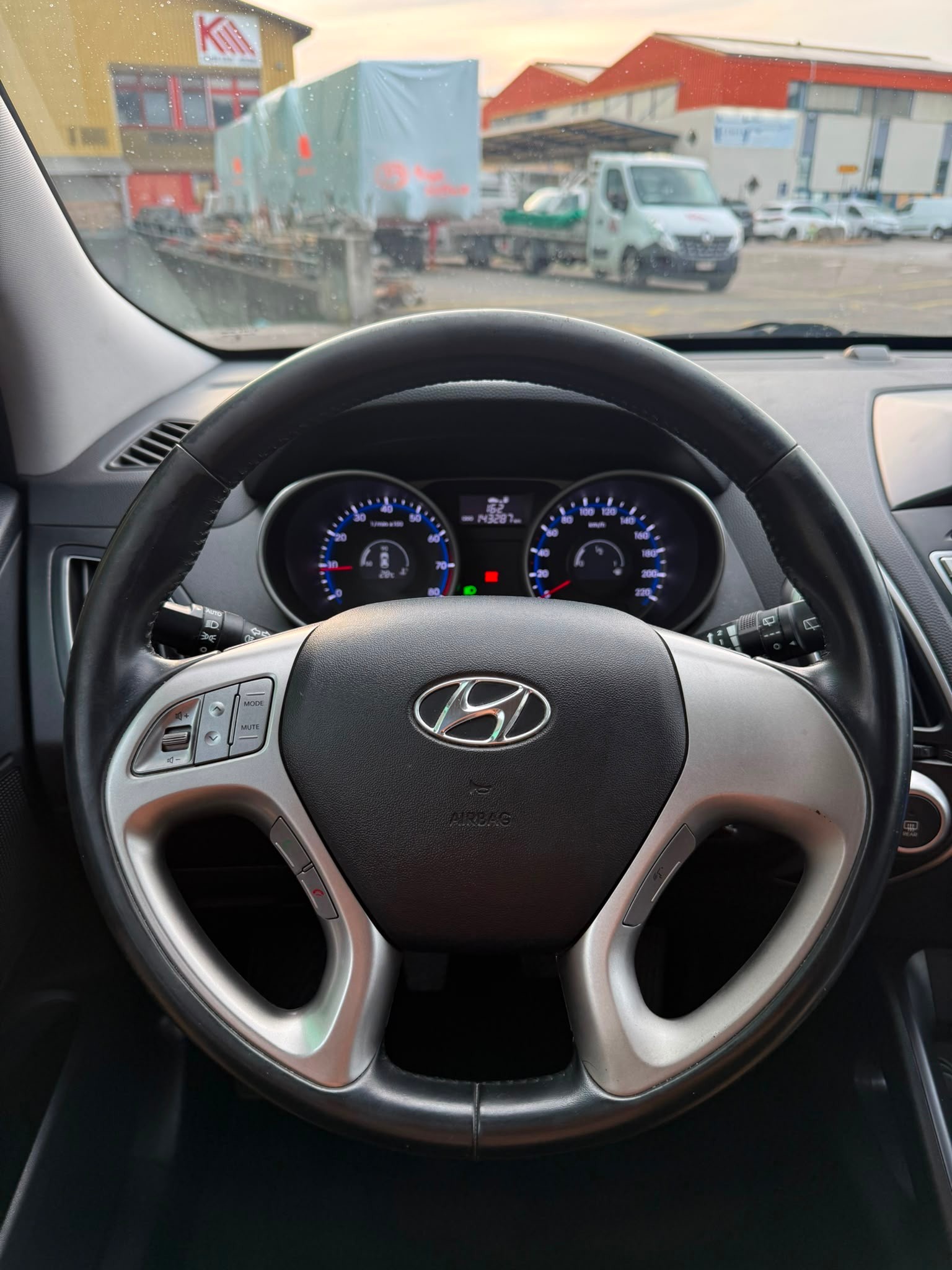 HYUNDAI iX 35 1.6 GDI Comfort 2WD-image-9