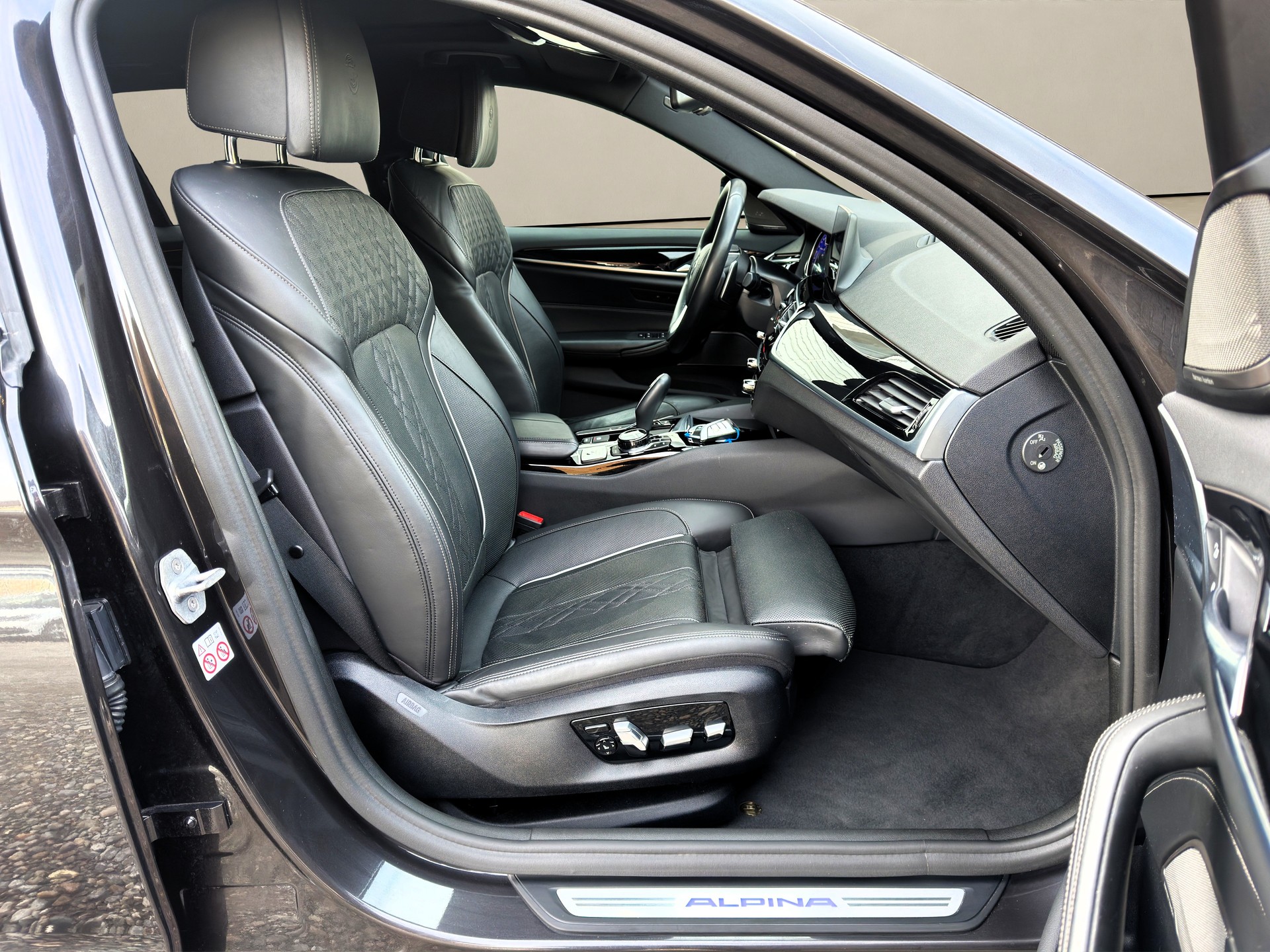 BMW-ALPINA D5 S❗BiTurbo Touring 3.0d❗xDrive Switch-Tronic ✅CH-Fahrzeug & 8-fach bereift✅-image-9