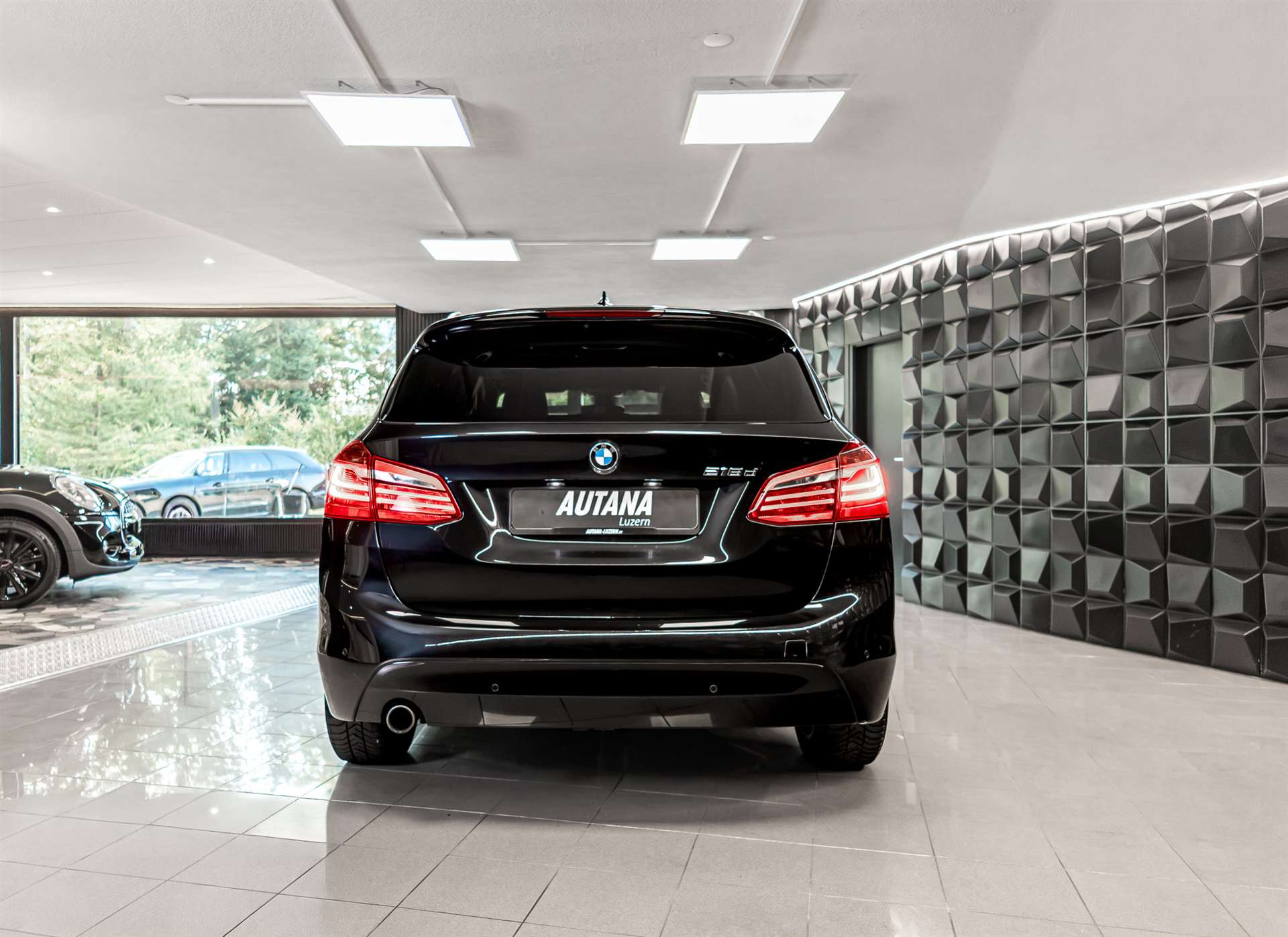 BMW 218d Active Tourer-image-4
