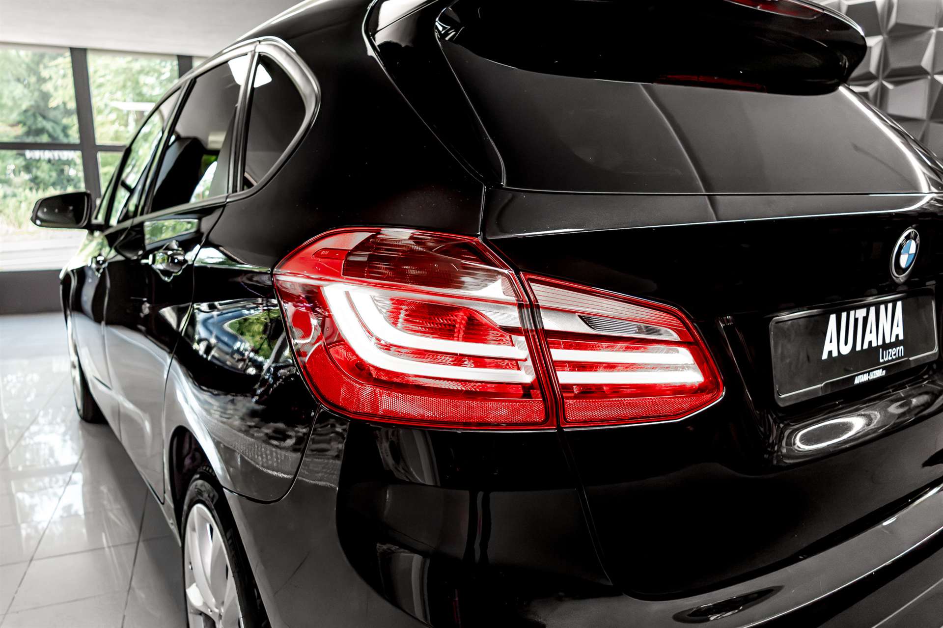 BMW 218d Active Tourer-image-27