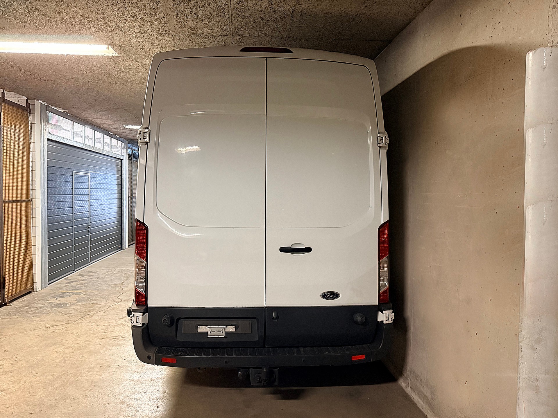 FORD Transit Van 350 L4 Trend 2.0 TDCi 130 RWD-image-2