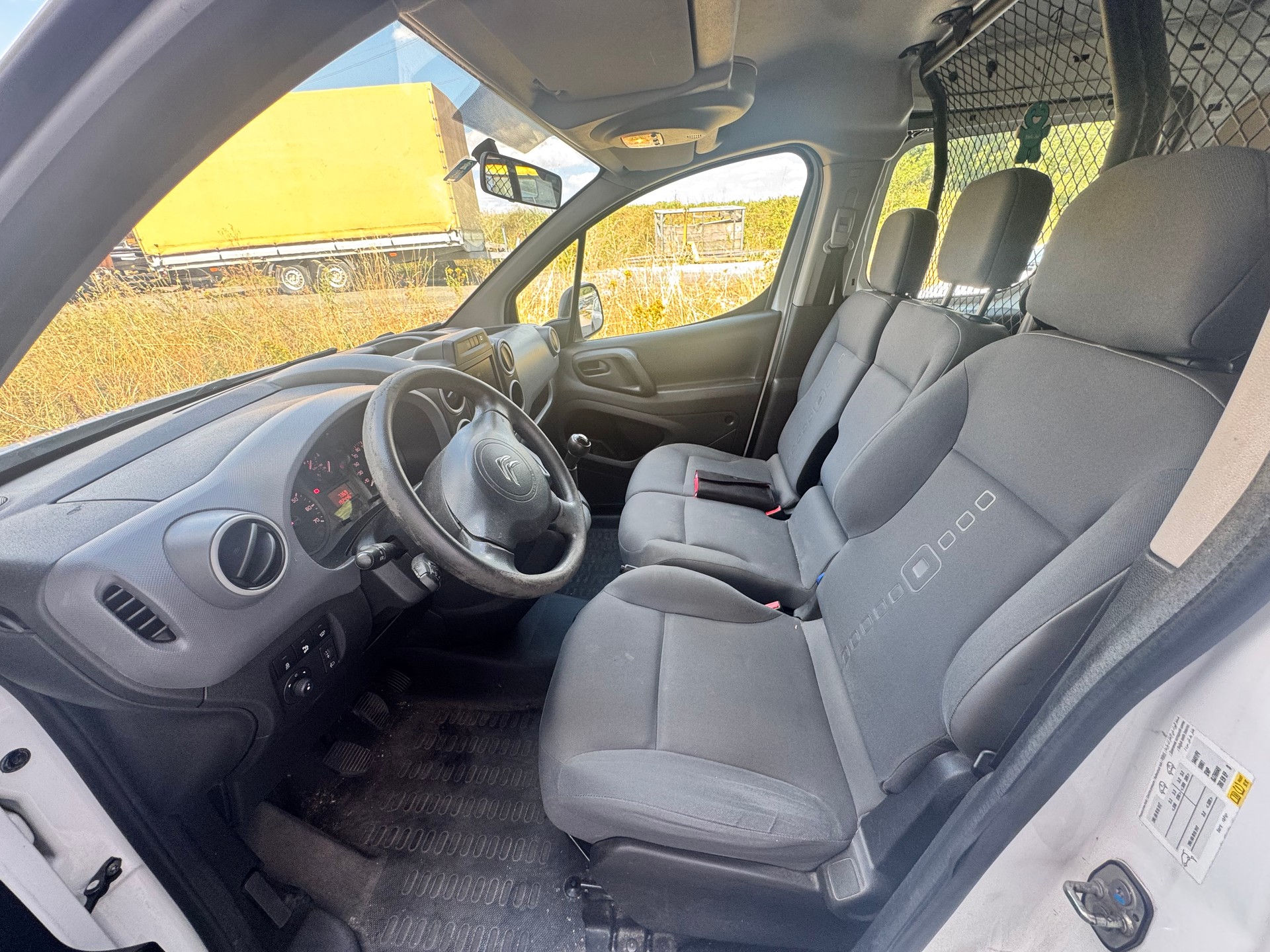 CITROEN Berlingo 1.6 BlueHDi 100 S&S Komfort-image-9
