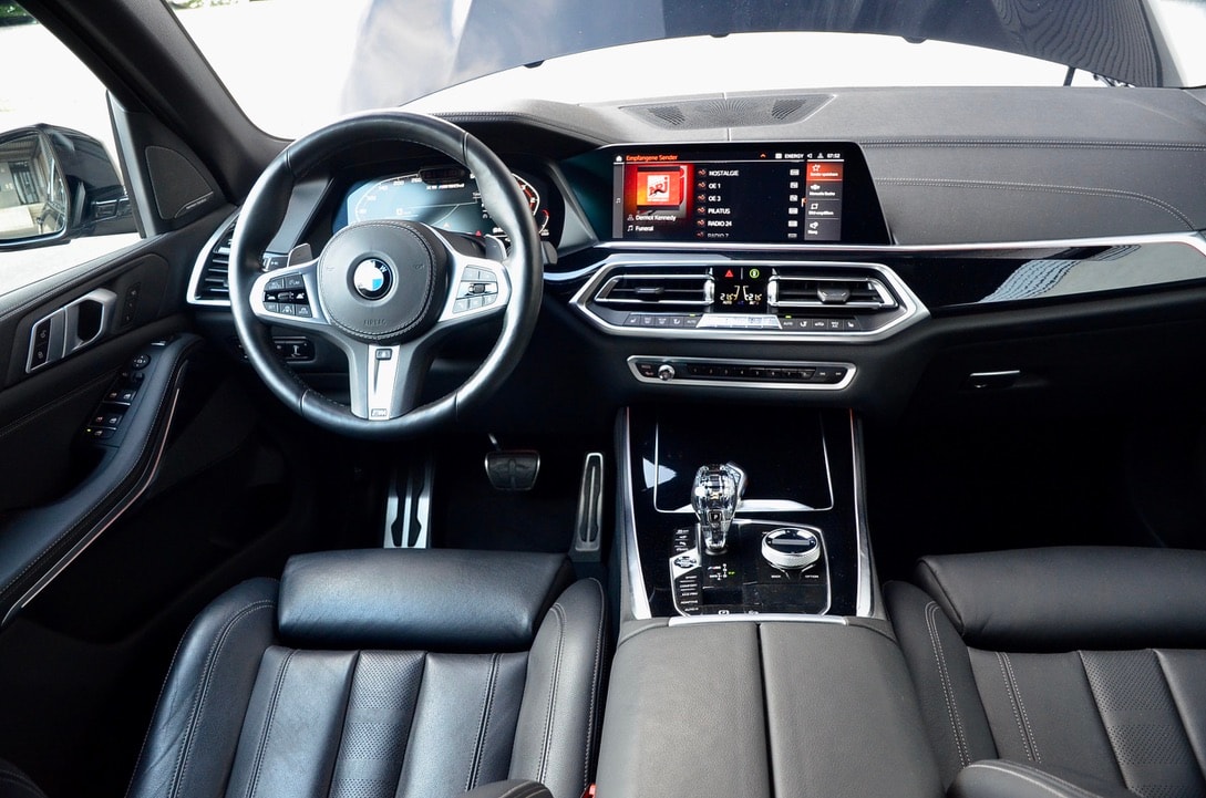 BMW X5 xDrive M50d Steptronic-image-16