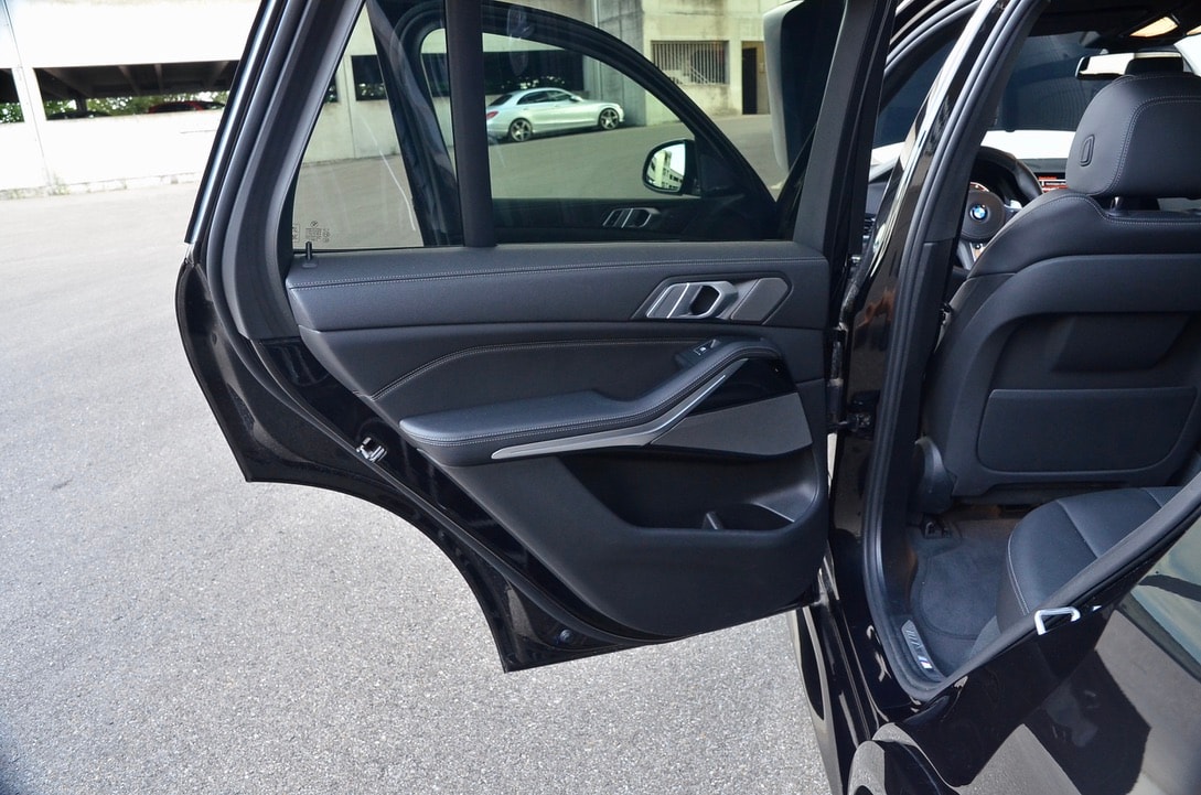 BMW X5 xDrive M50d Steptronic-image-12