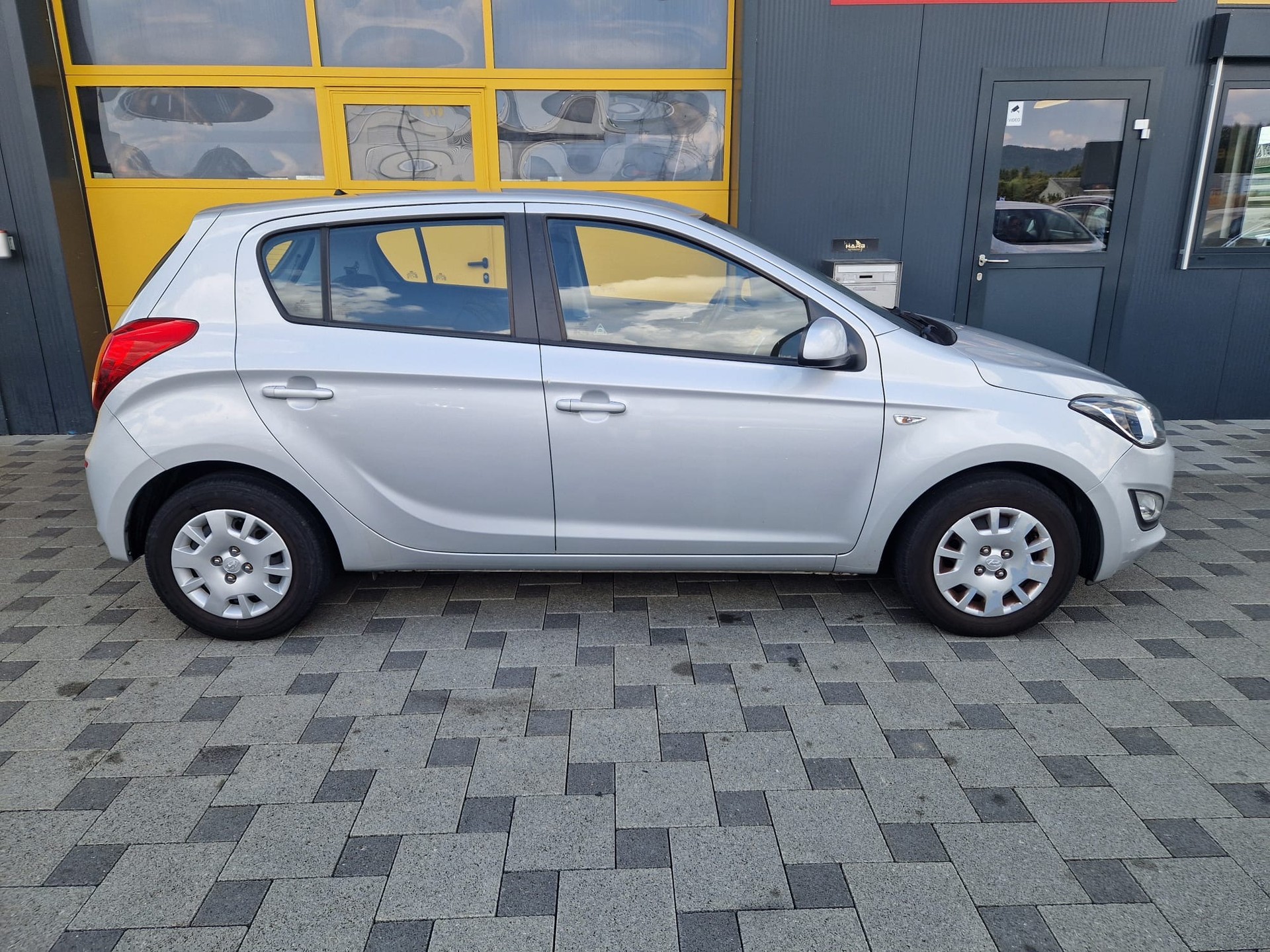HYUNDAI i20 1.2 Comfort-image-2