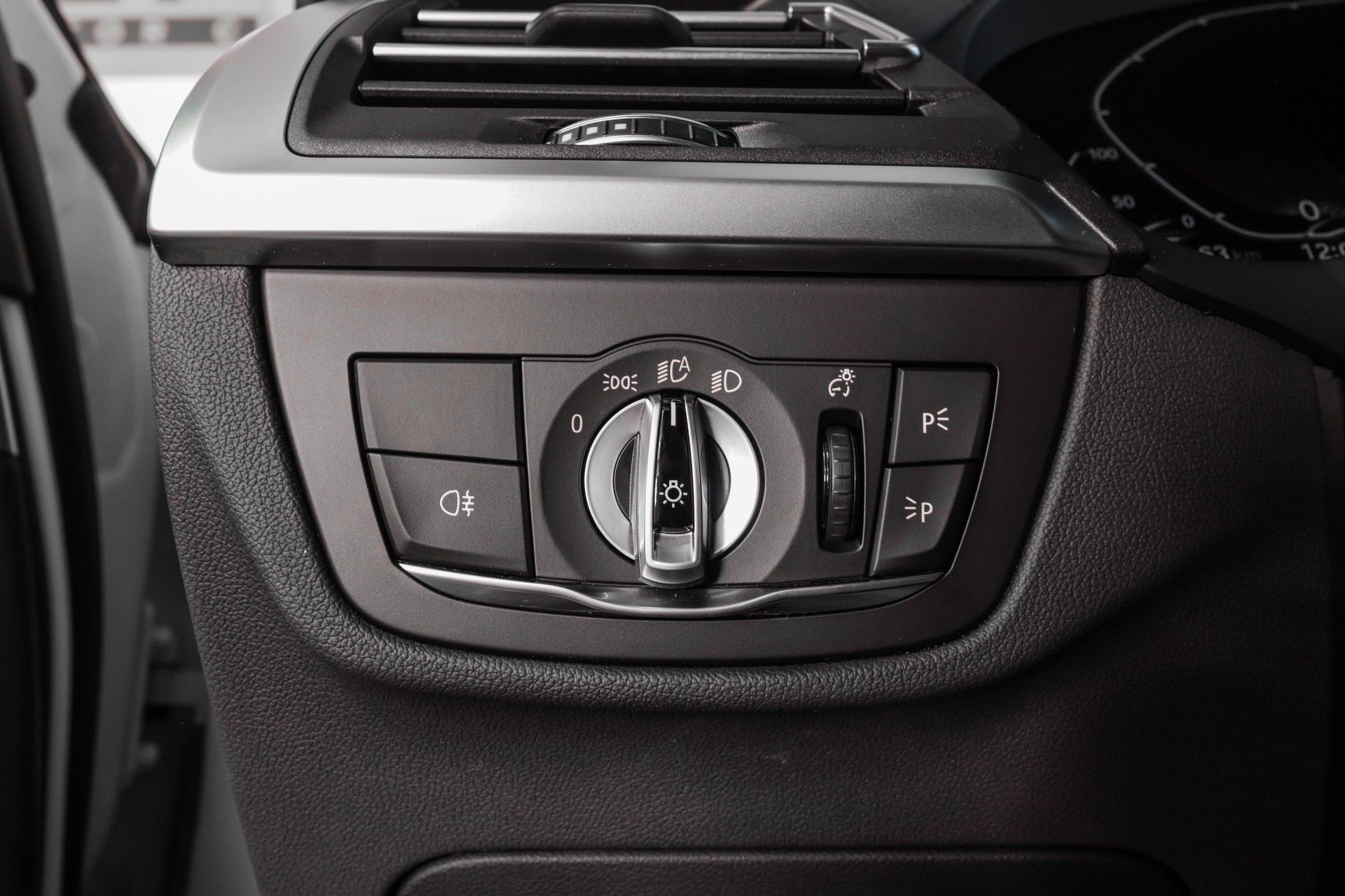BMW iX3 Impressive-image-19