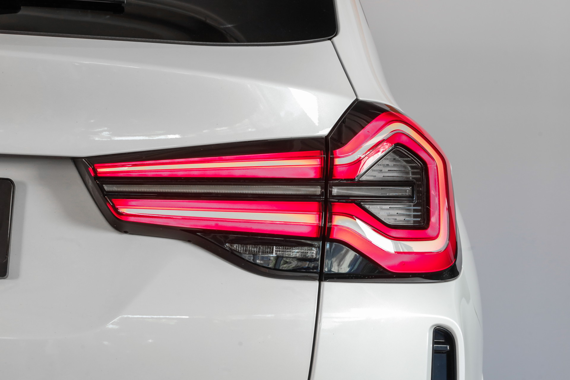 BMW iX3 Impressive-image-6