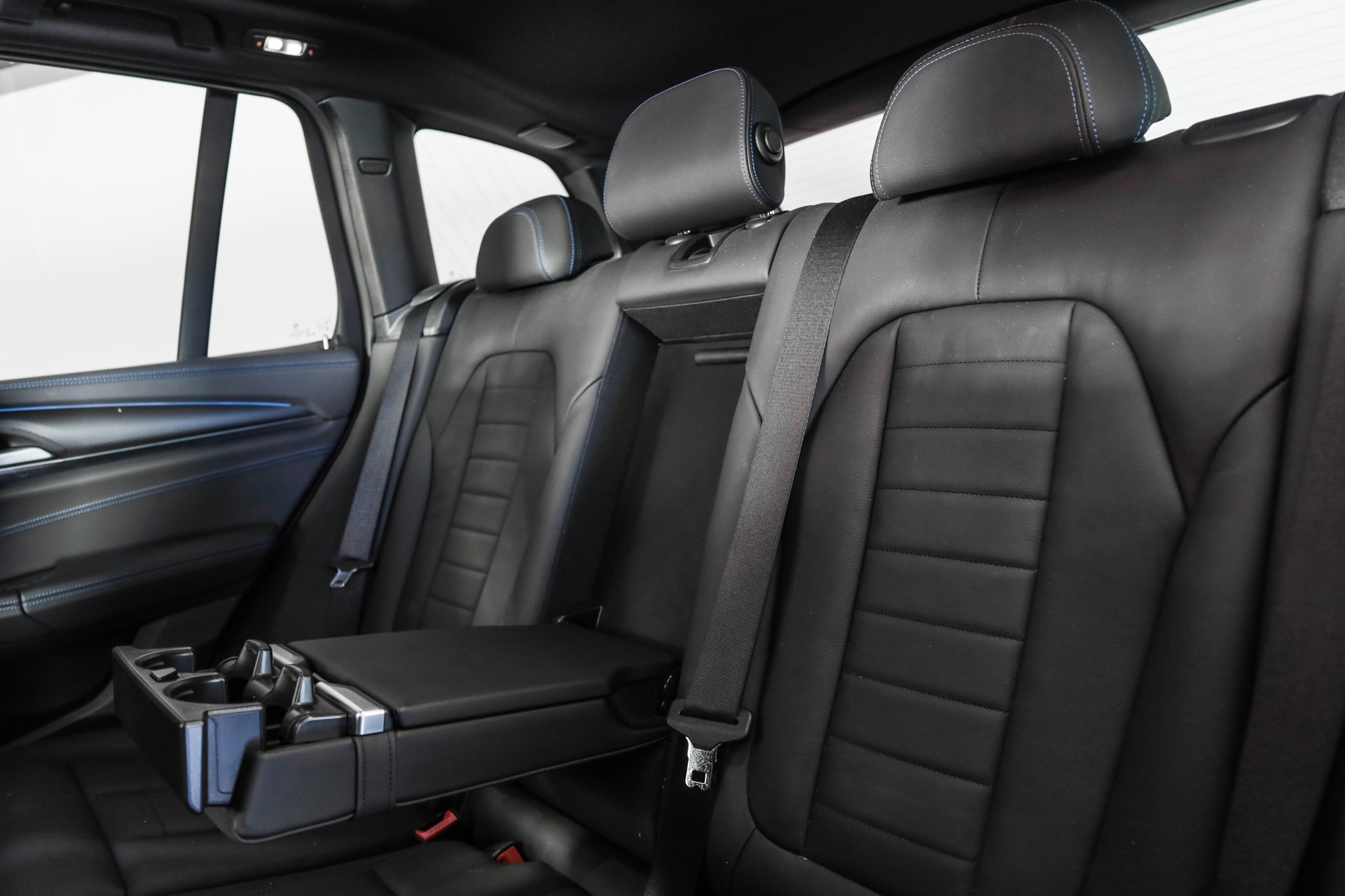BMW iX3 Impressive-image-9