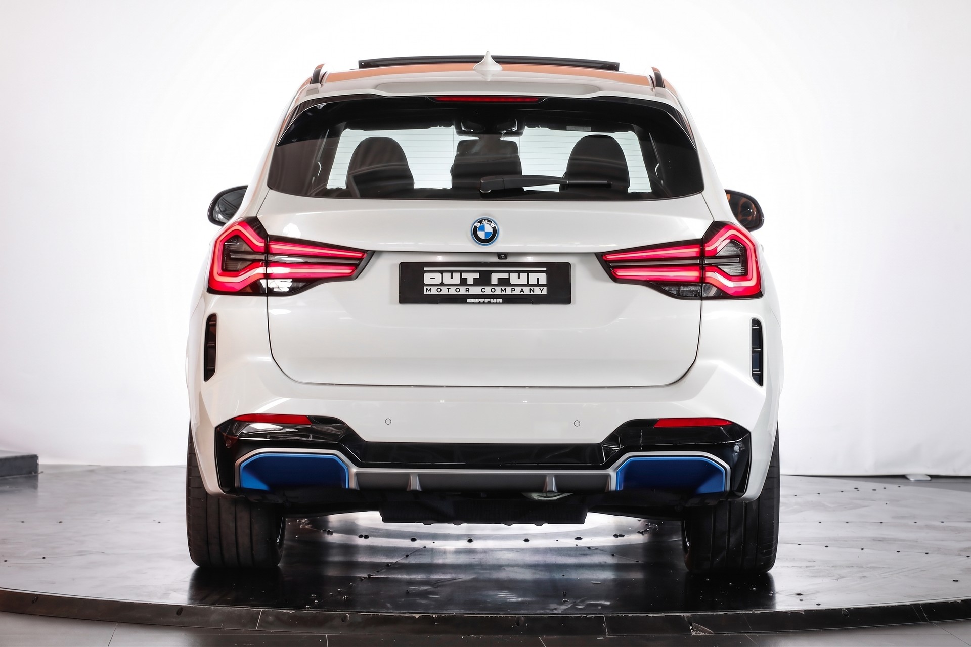 BMW iX3 Impressive-image-2