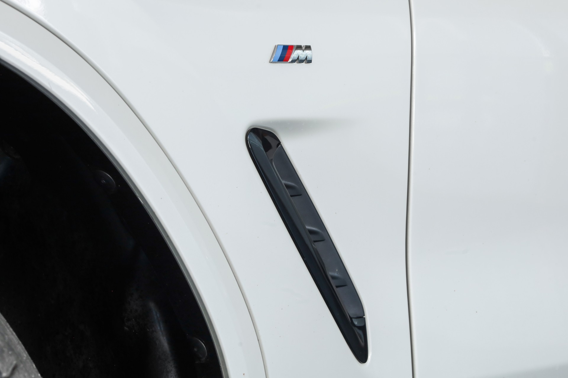 BMW iX3 Impressive-image-23