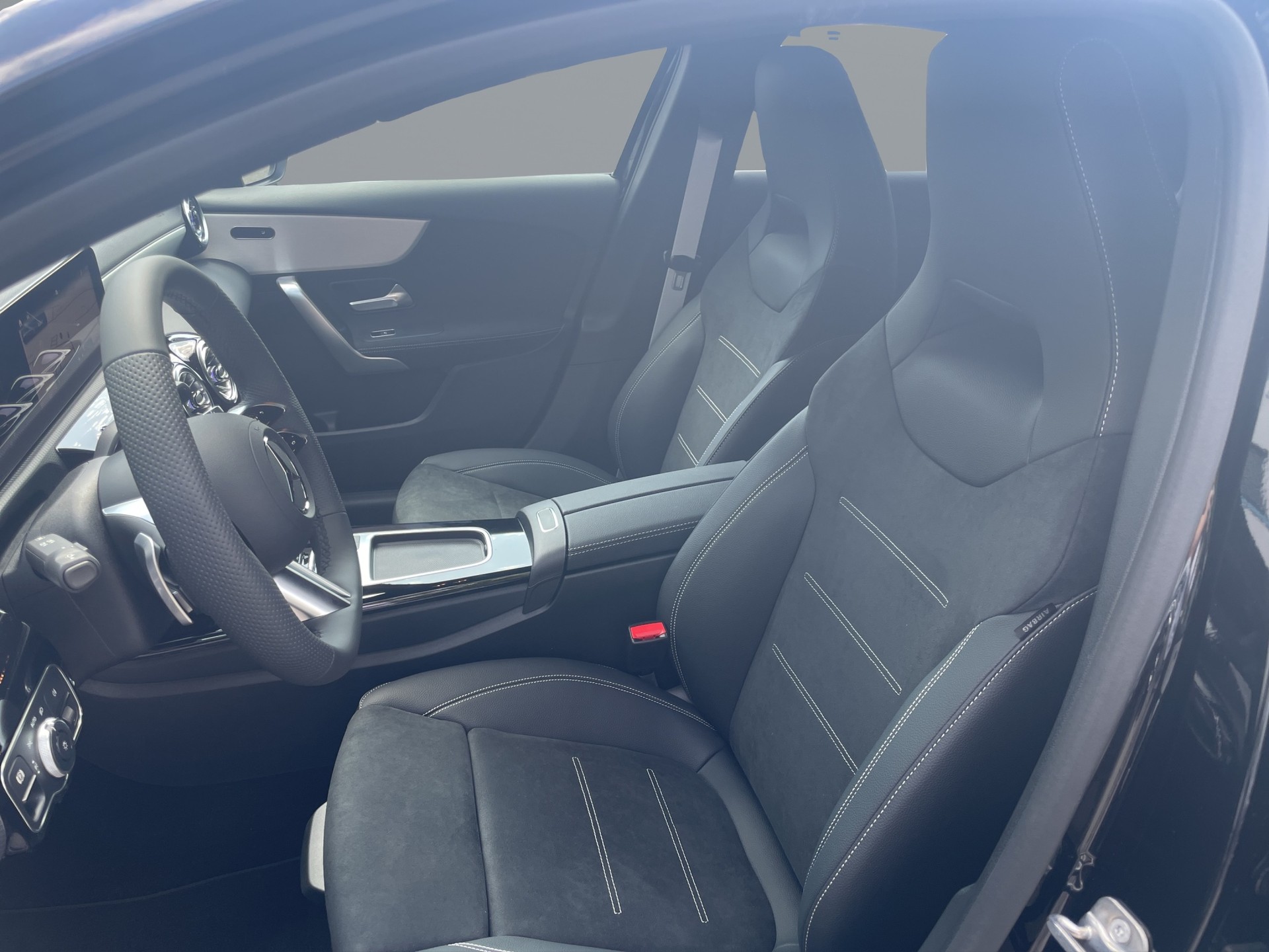 MERCEDES-BENZ A 200 Night Star 7G-DCT-image-7
