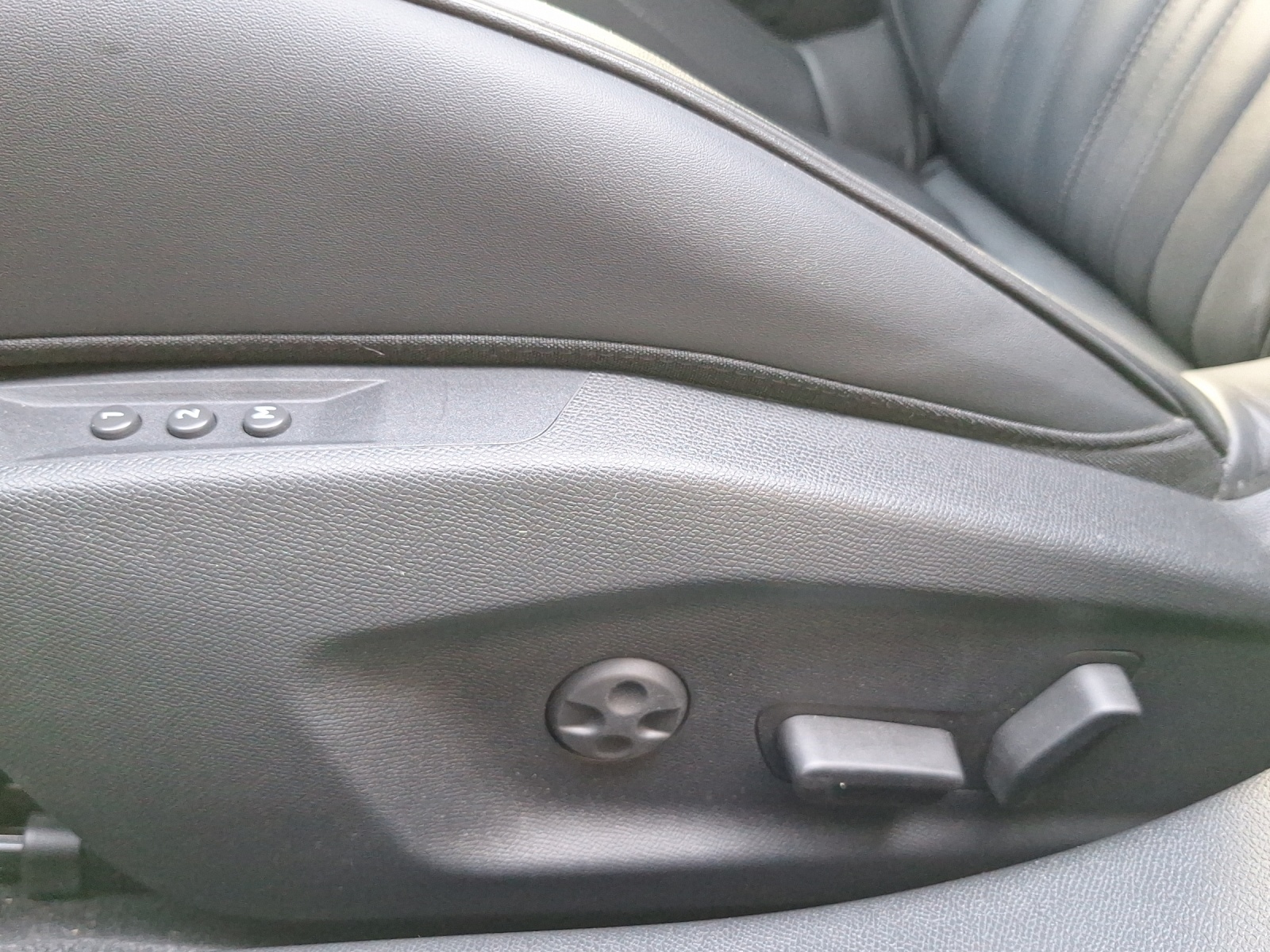DS AUTOMOBILES 4 1.6 PureTech Rivoli-image-18