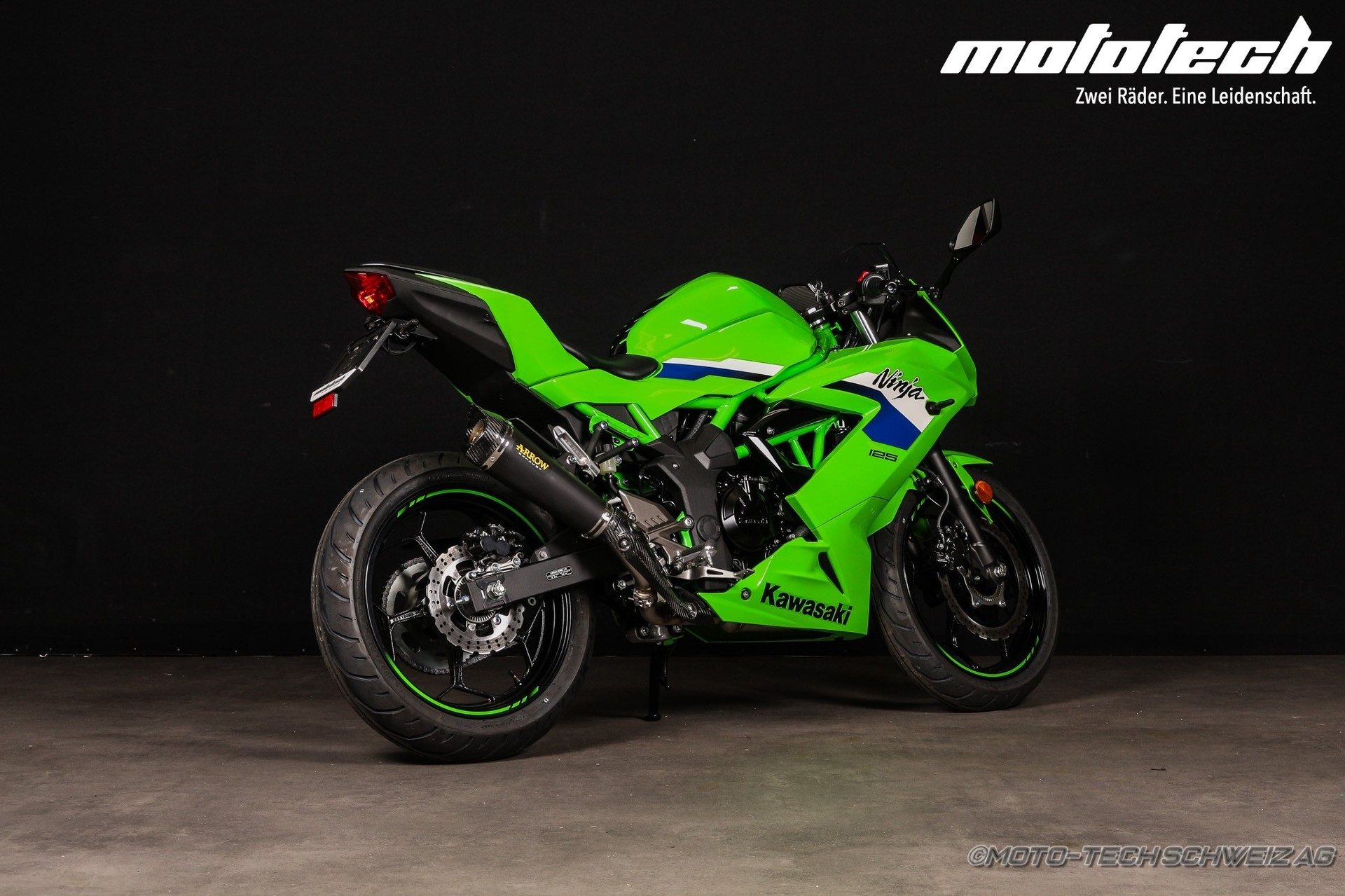 KAWASAKI Ninja 125-showroom-element-1