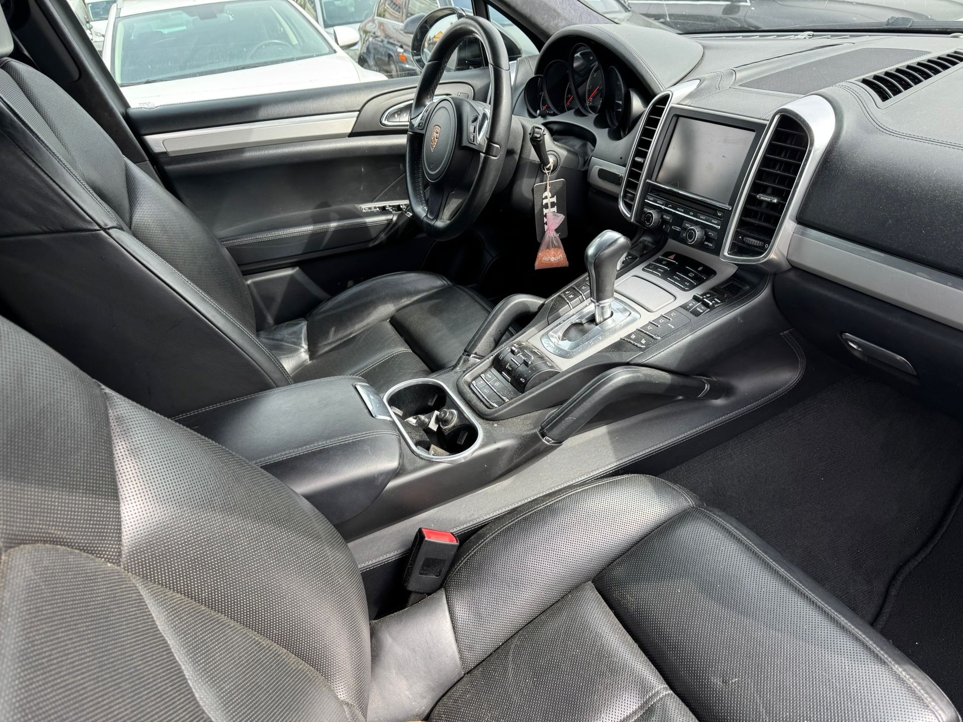 PORSCHE Cayenne Turbo-image-3