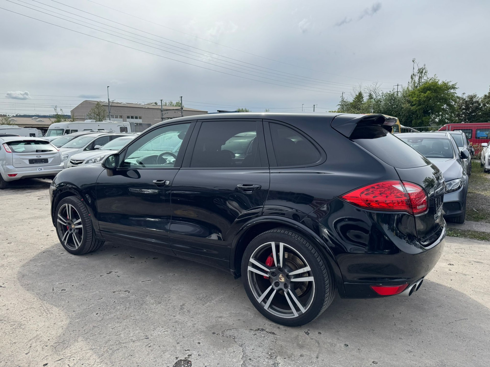 PORSCHE Cayenne Turbo-image-4