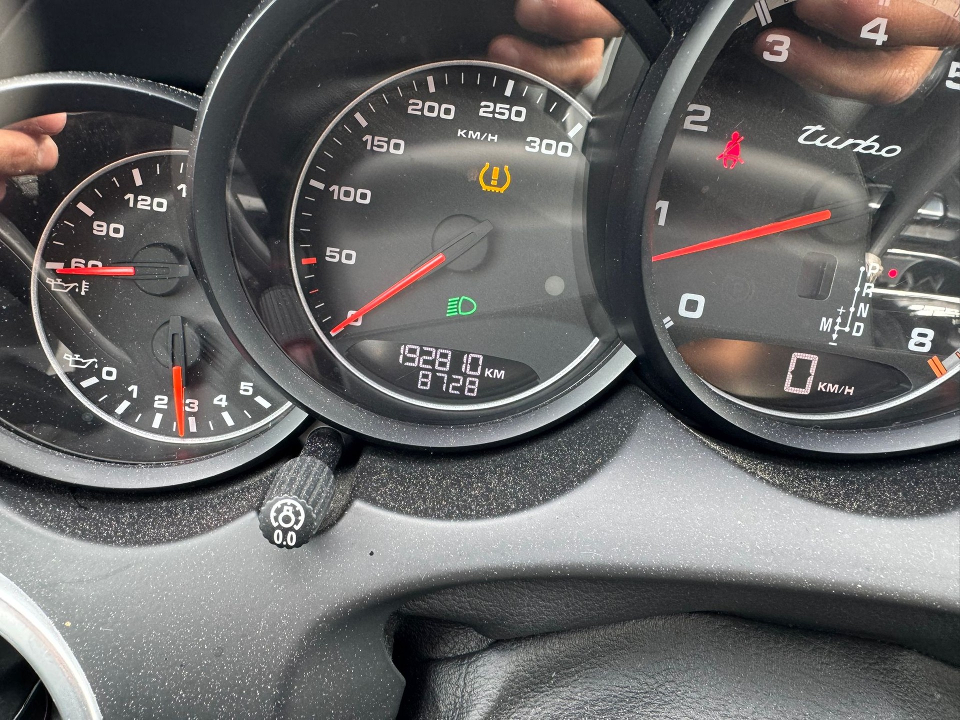 PORSCHE Cayenne Turbo-image-15