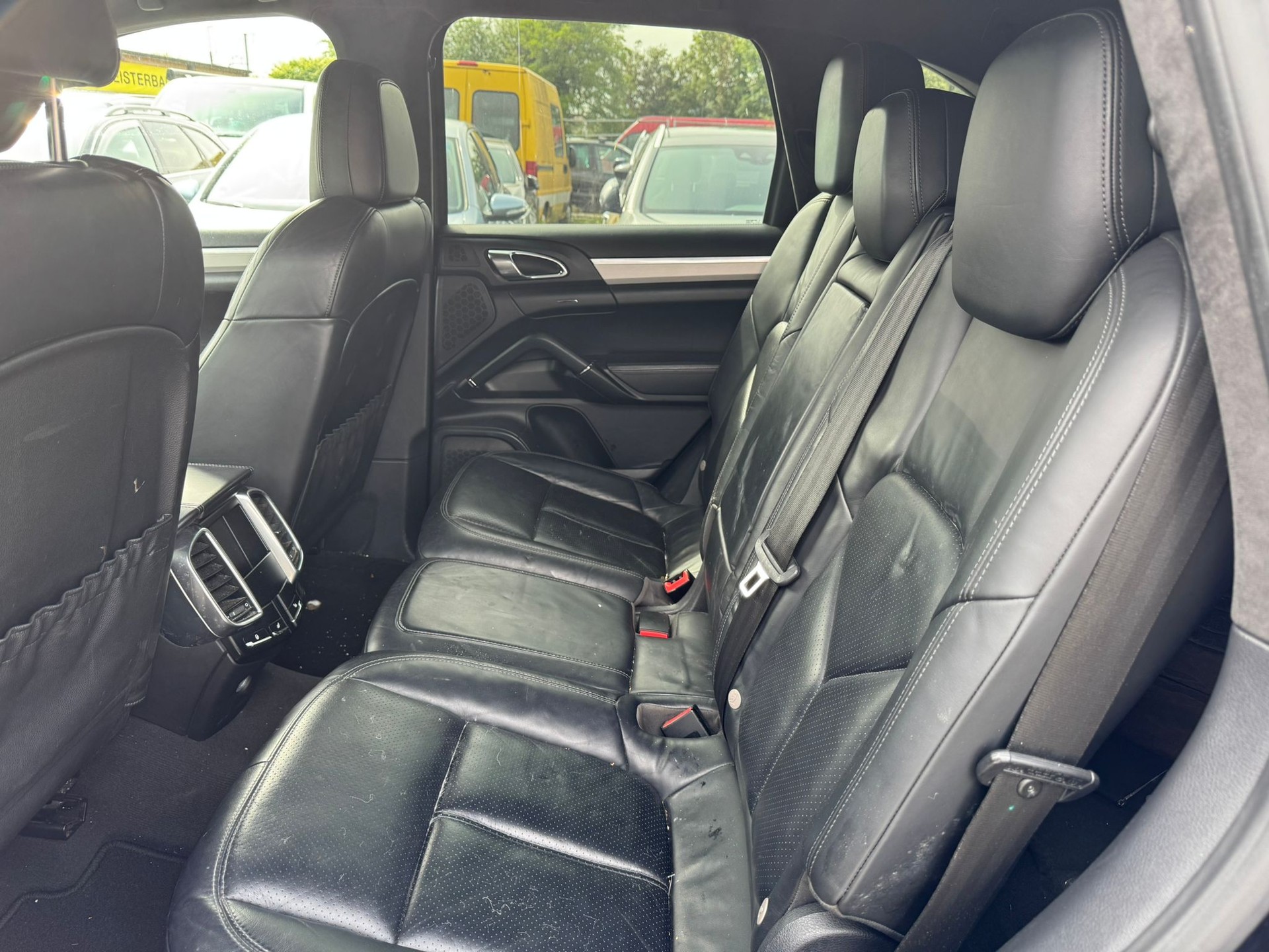 PORSCHE Cayenne Turbo-image-9