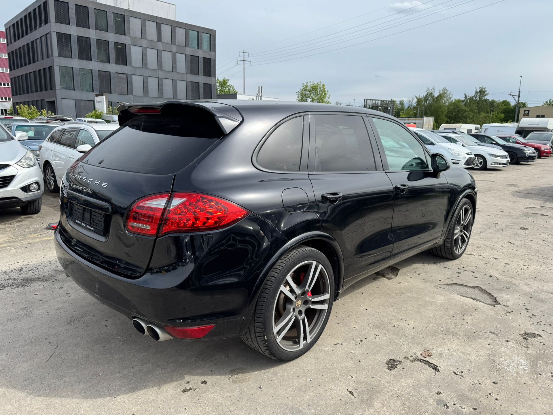 PORSCHE Cayenne Turbo-image-5