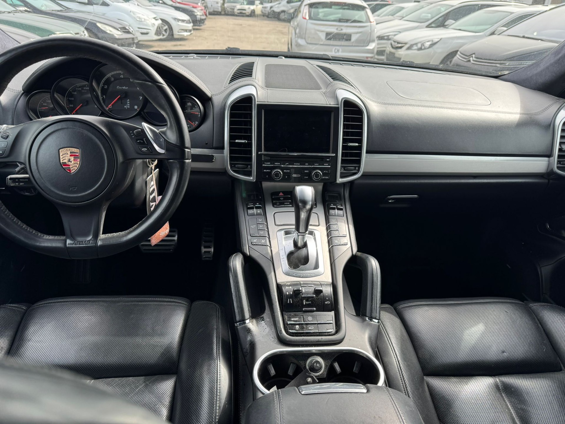PORSCHE Cayenne Turbo-image-7