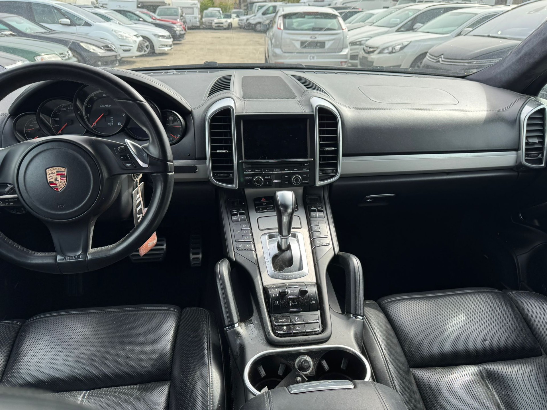 PORSCHE Cayenne Turbo-image-10