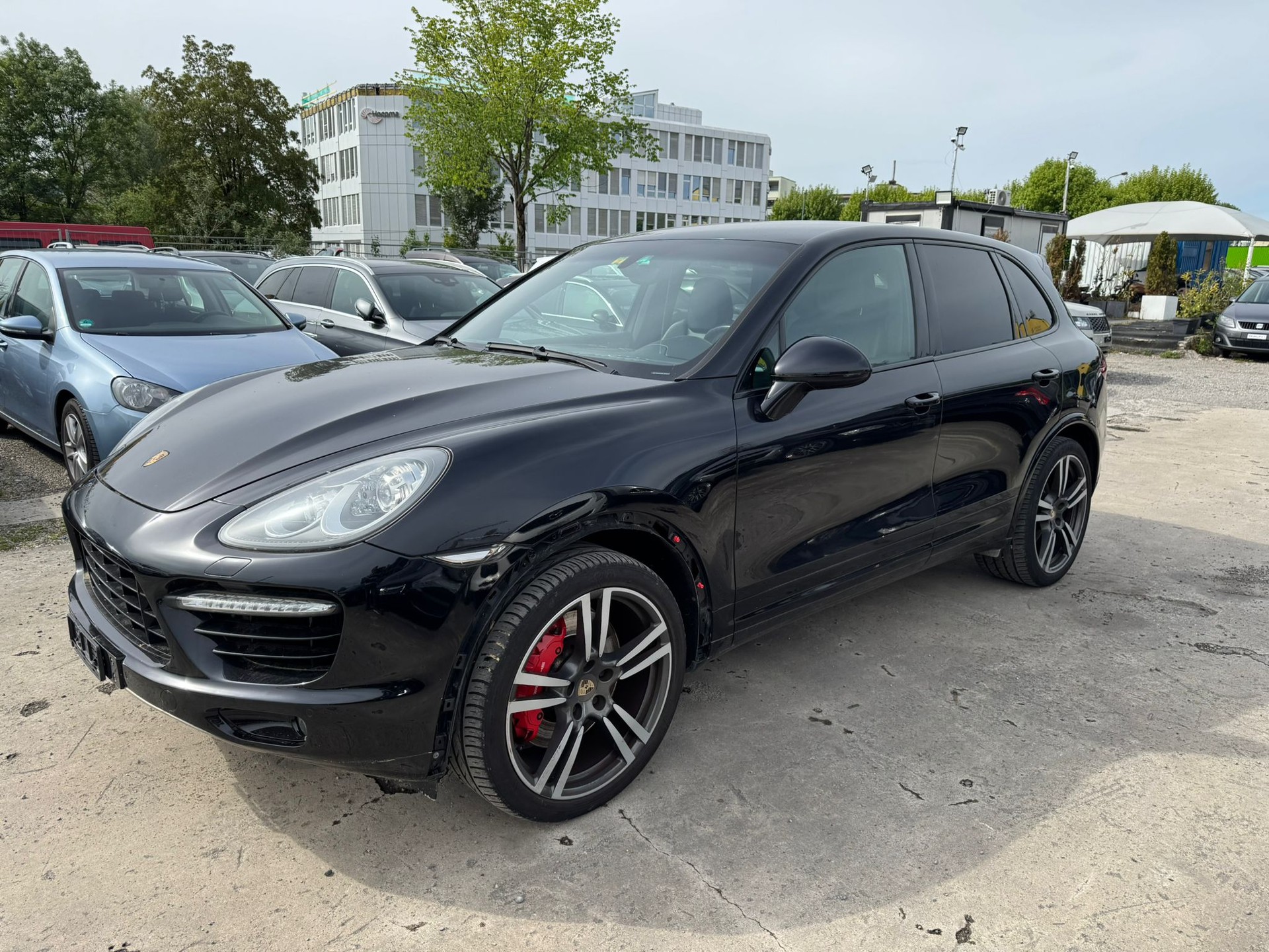 PORSCHE Cayenne Turbo-image-0