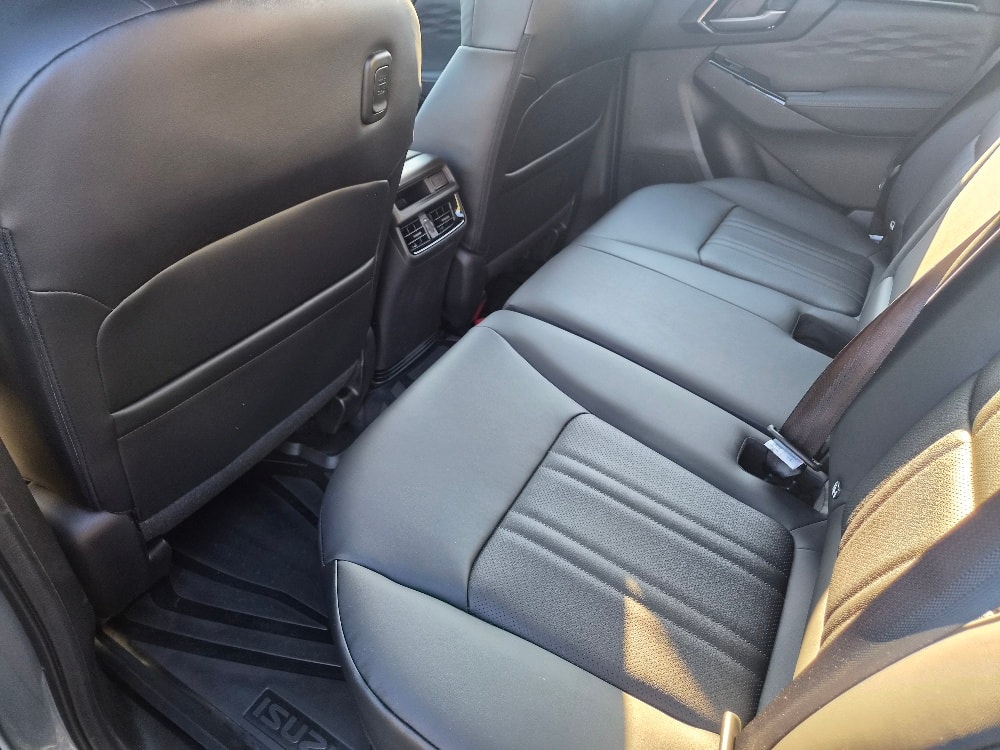 ISUZU D-MAX 2.2 CrewCab Nitro Sport 4x4 AT-image-15
