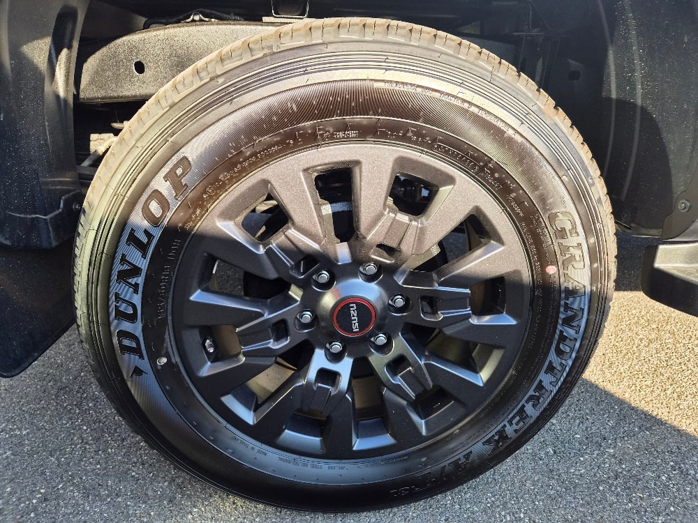 ISUZU D-MAX 2.2 CrewCab Nitro Sport 4x4 AT-image-19