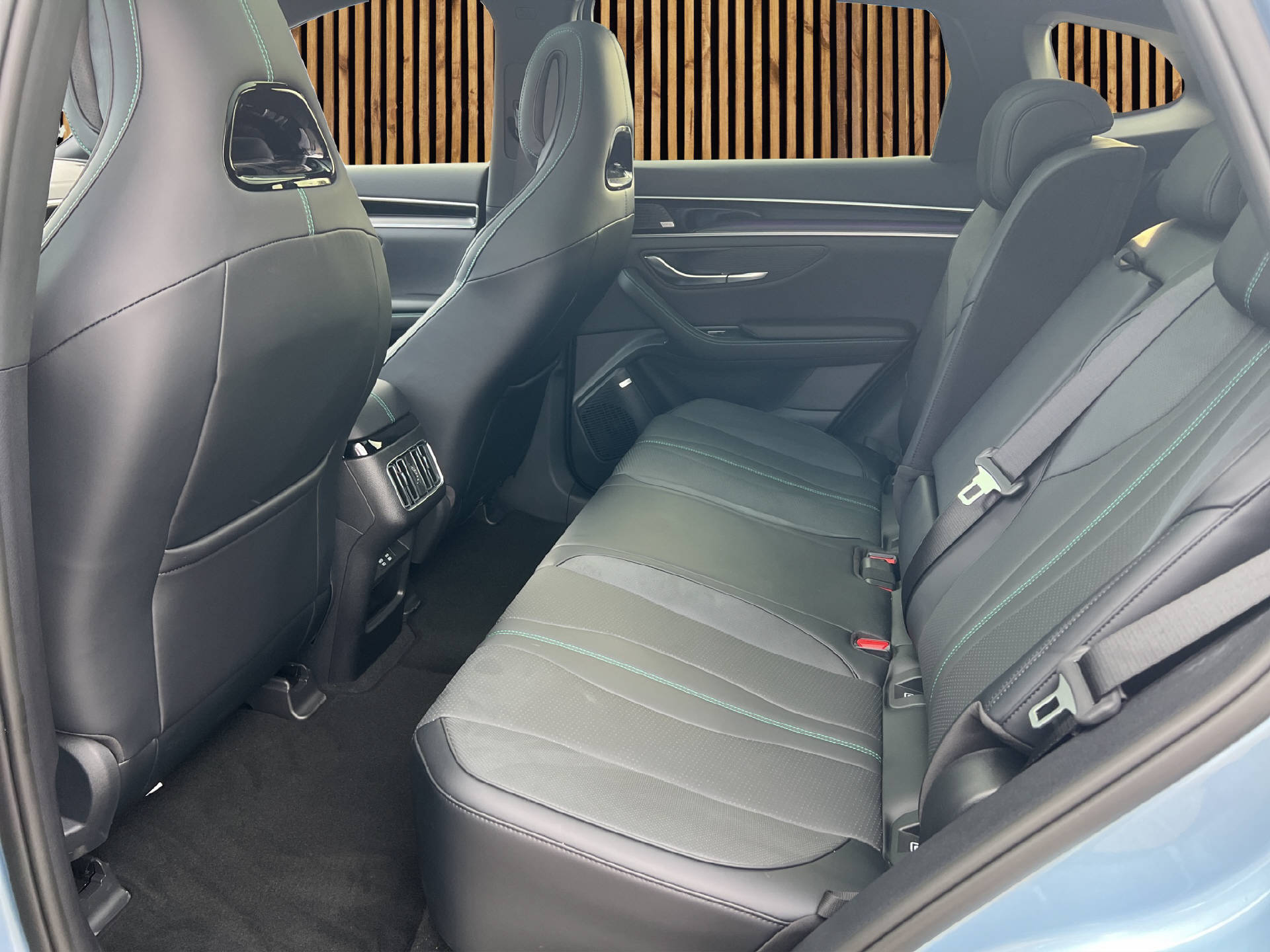 BYD Seal U DM-i Design AWD-image-11