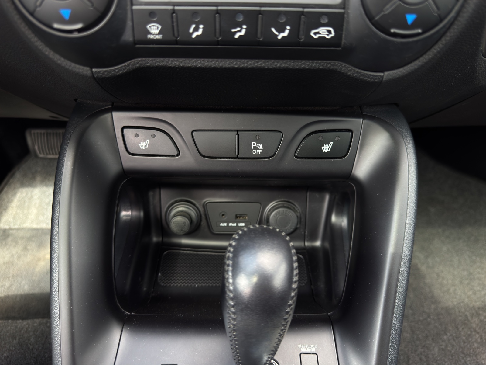 HYUNDAI ix35 2.0 Comfort 4WD-image-11