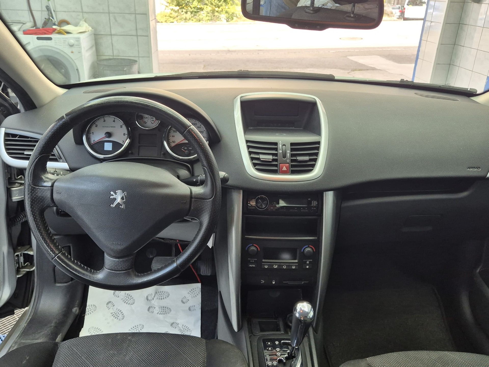PEUGEOT 207 1.6 16V Black&Silver-image-8