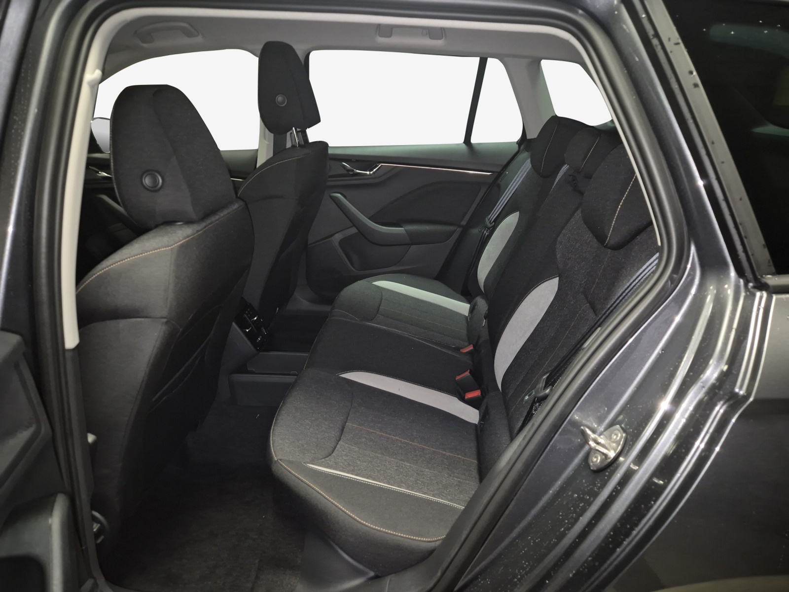 SKODA Kamiq 1.0 TSI Selection DSG-image-11