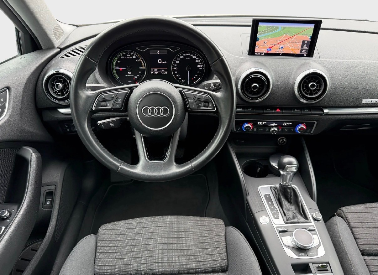 AUDI A3 Sportback 1.4 e-tron Sport S-tronic-image-9