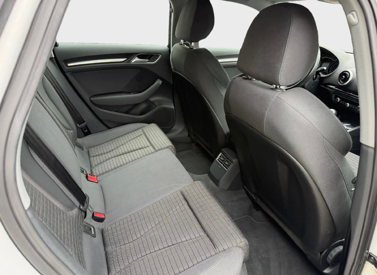 AUDI A3 Sportback 1.4 e-tron Sport S-tronic-image-13