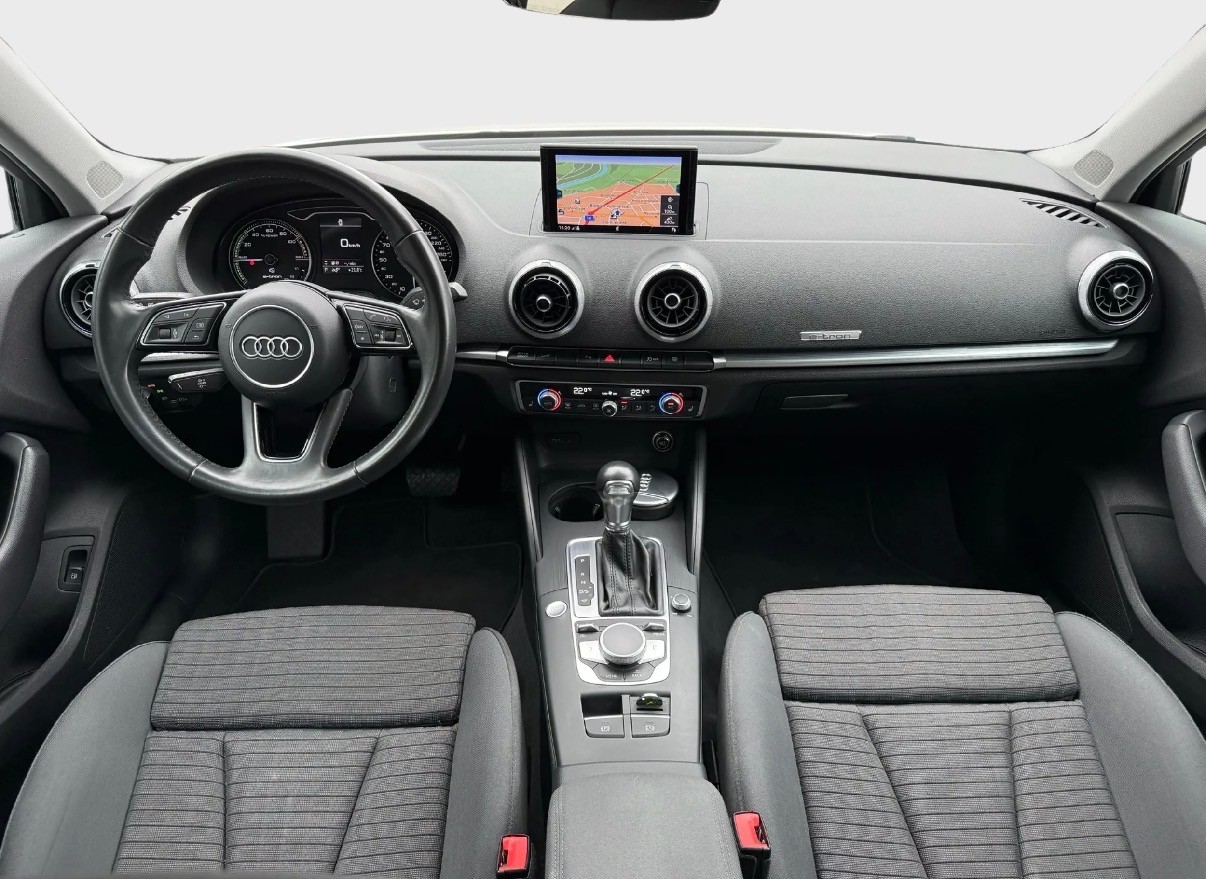 AUDI A3 Sportback 1.4 e-tron Sport S-tronic-image-8