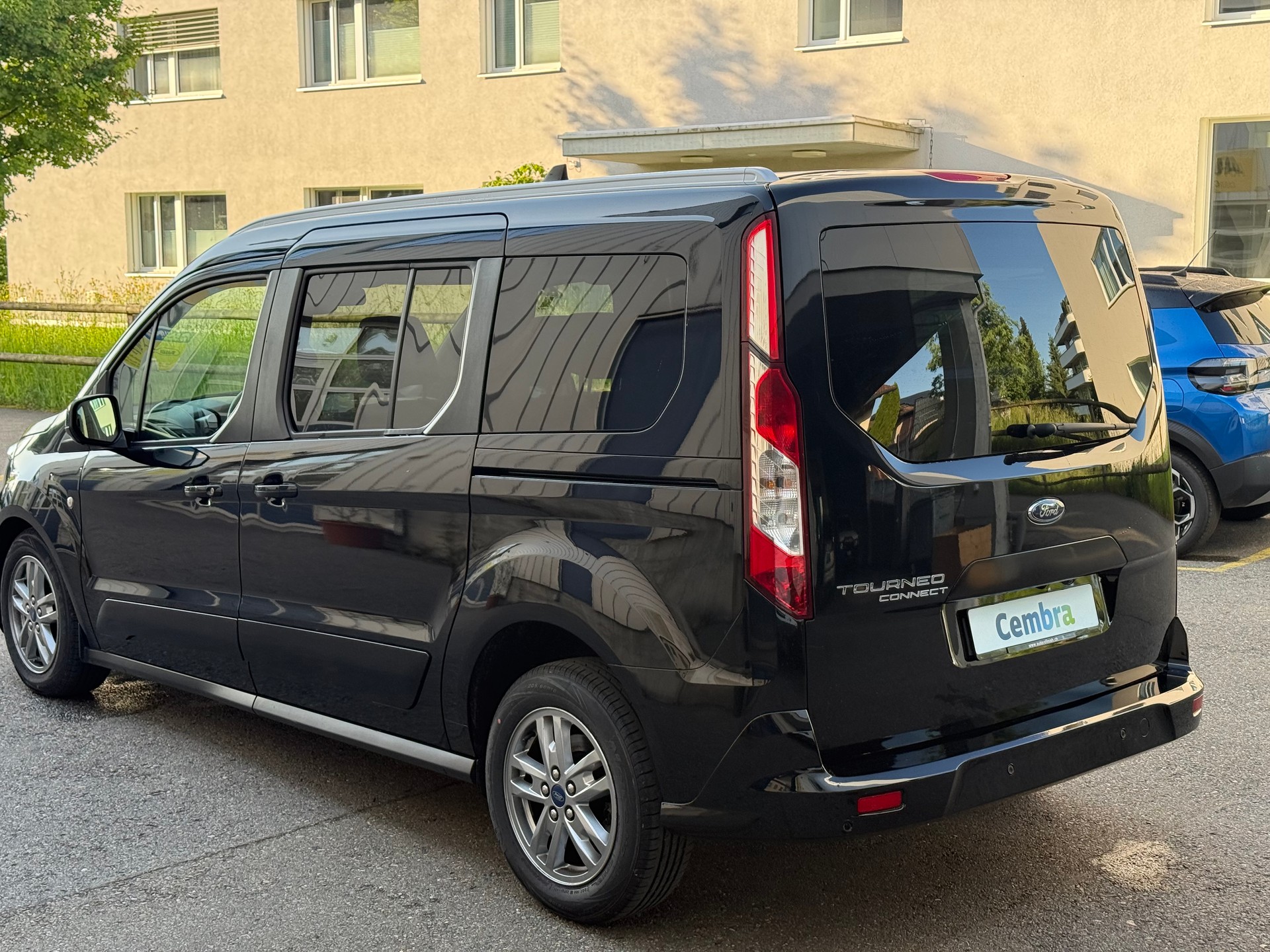 FORD Tourneo Connect 1.5 EcoBlue Titanium Automat-image-6
