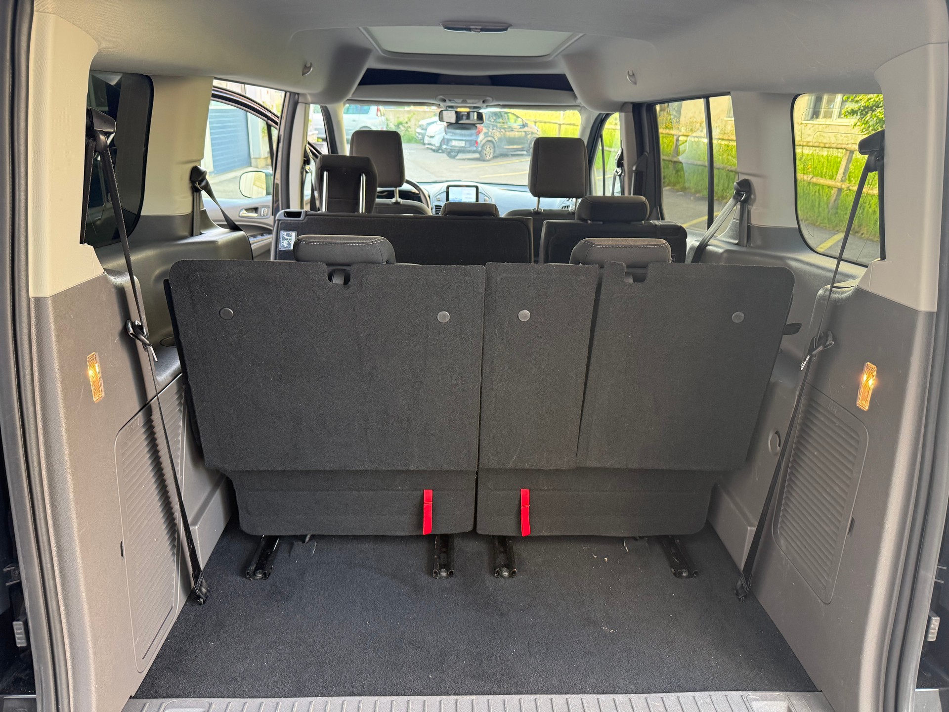 FORD Tourneo Connect 1.5 EcoBlue Titanium Automat-image-9