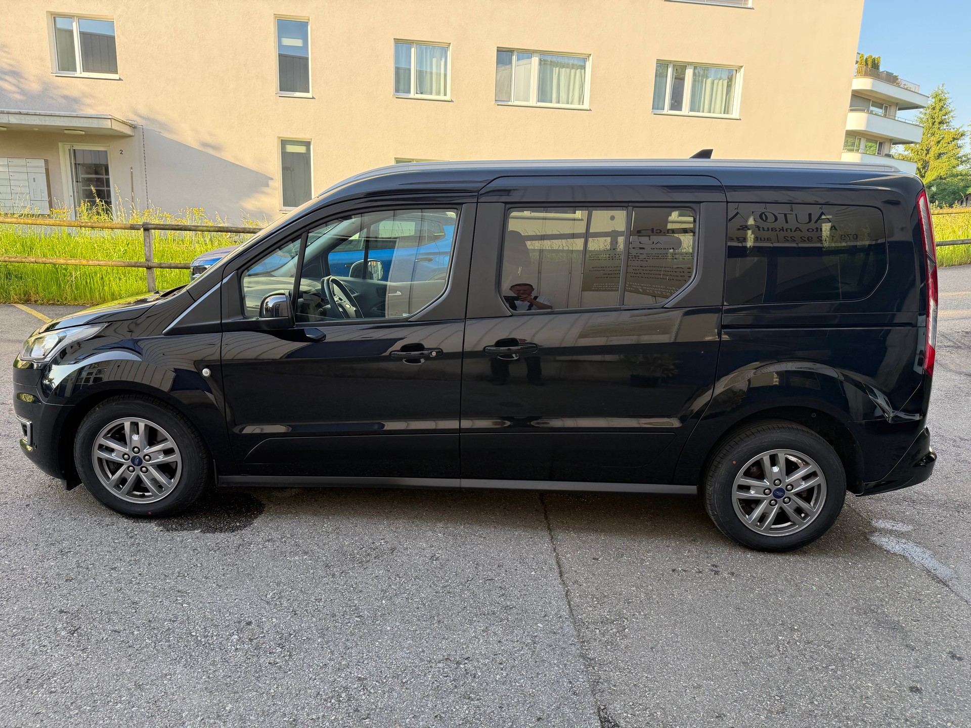 FORD Tourneo Connect 1.5 EcoBlue Titanium Automat-image-7