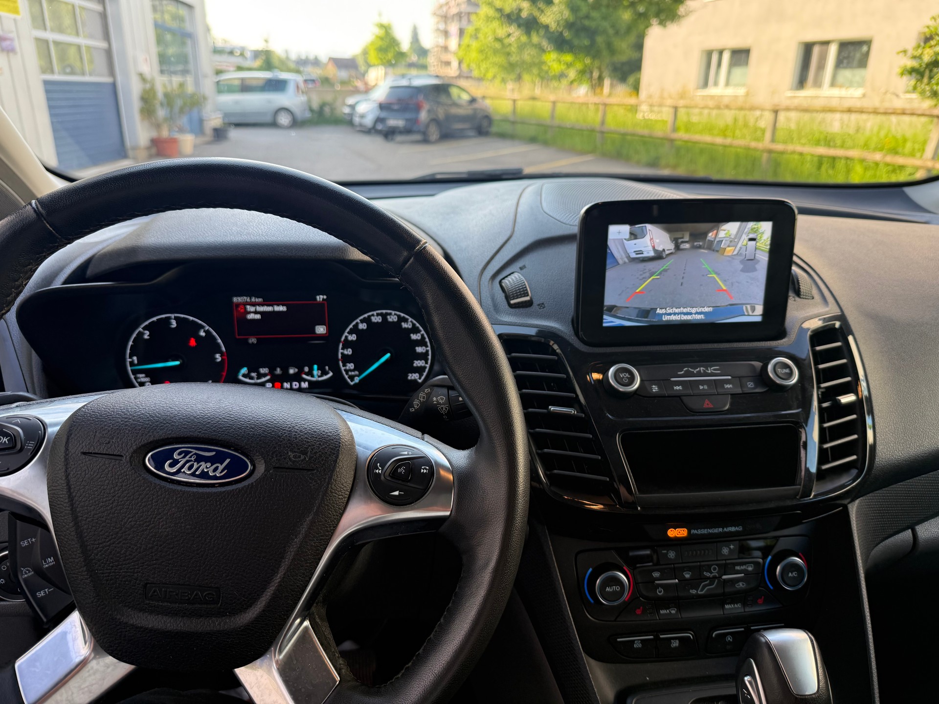 FORD Tourneo Connect 1.5 EcoBlue Titanium Automat-image-13