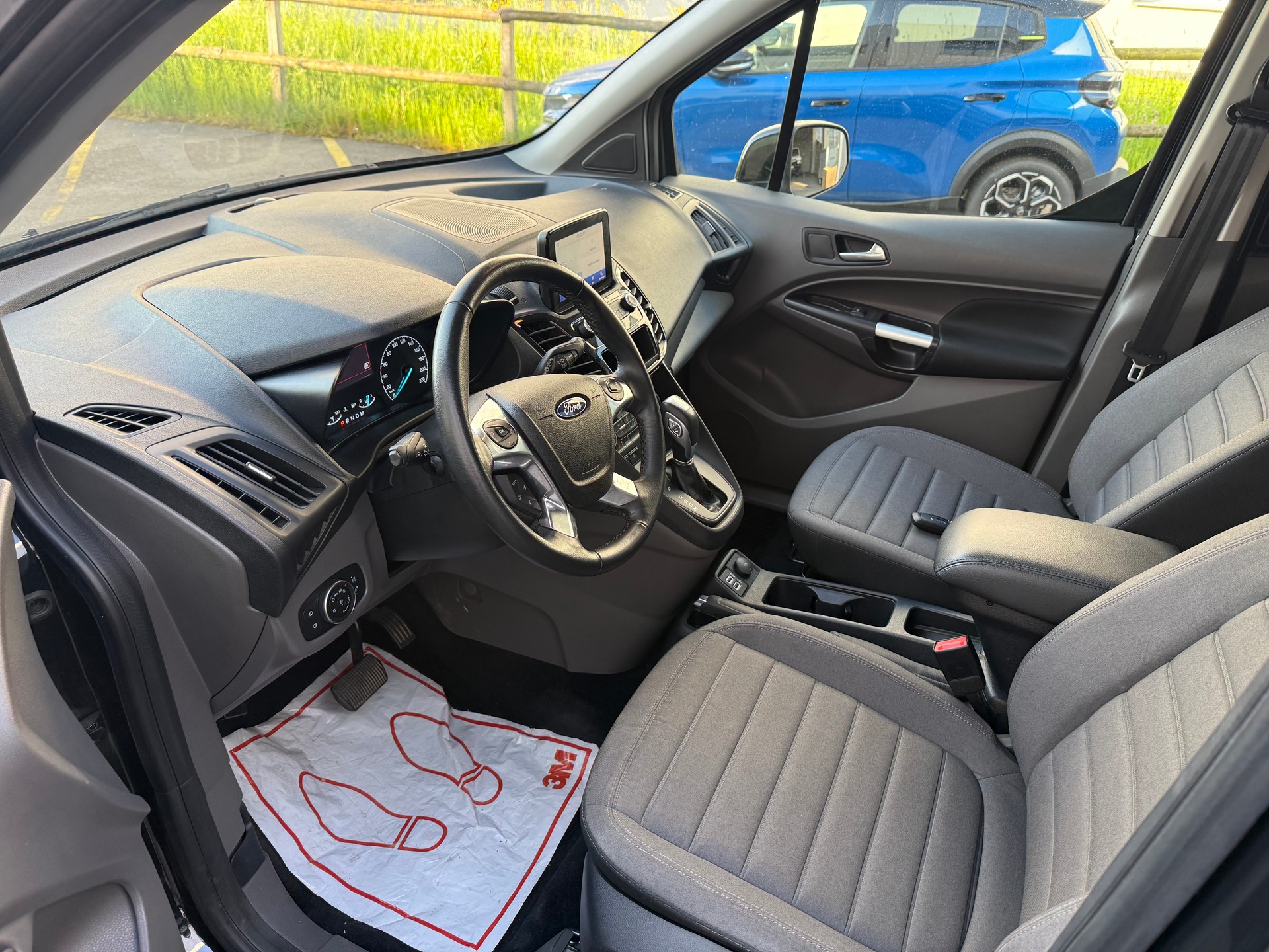 FORD Tourneo Connect 1.5 EcoBlue Titanium Automat-image-12