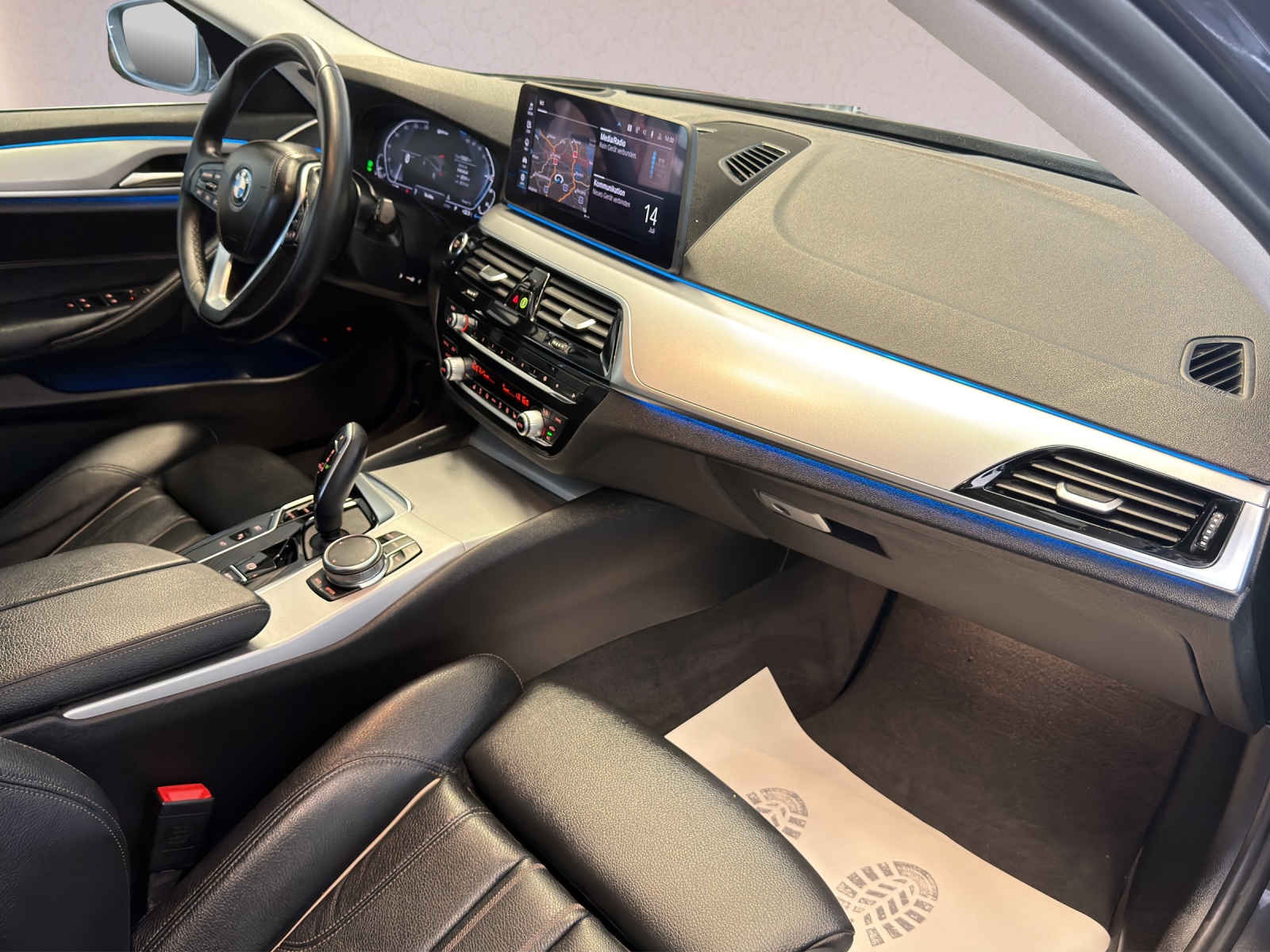 BMW 530e xDrive Touring Steptronic-image-16