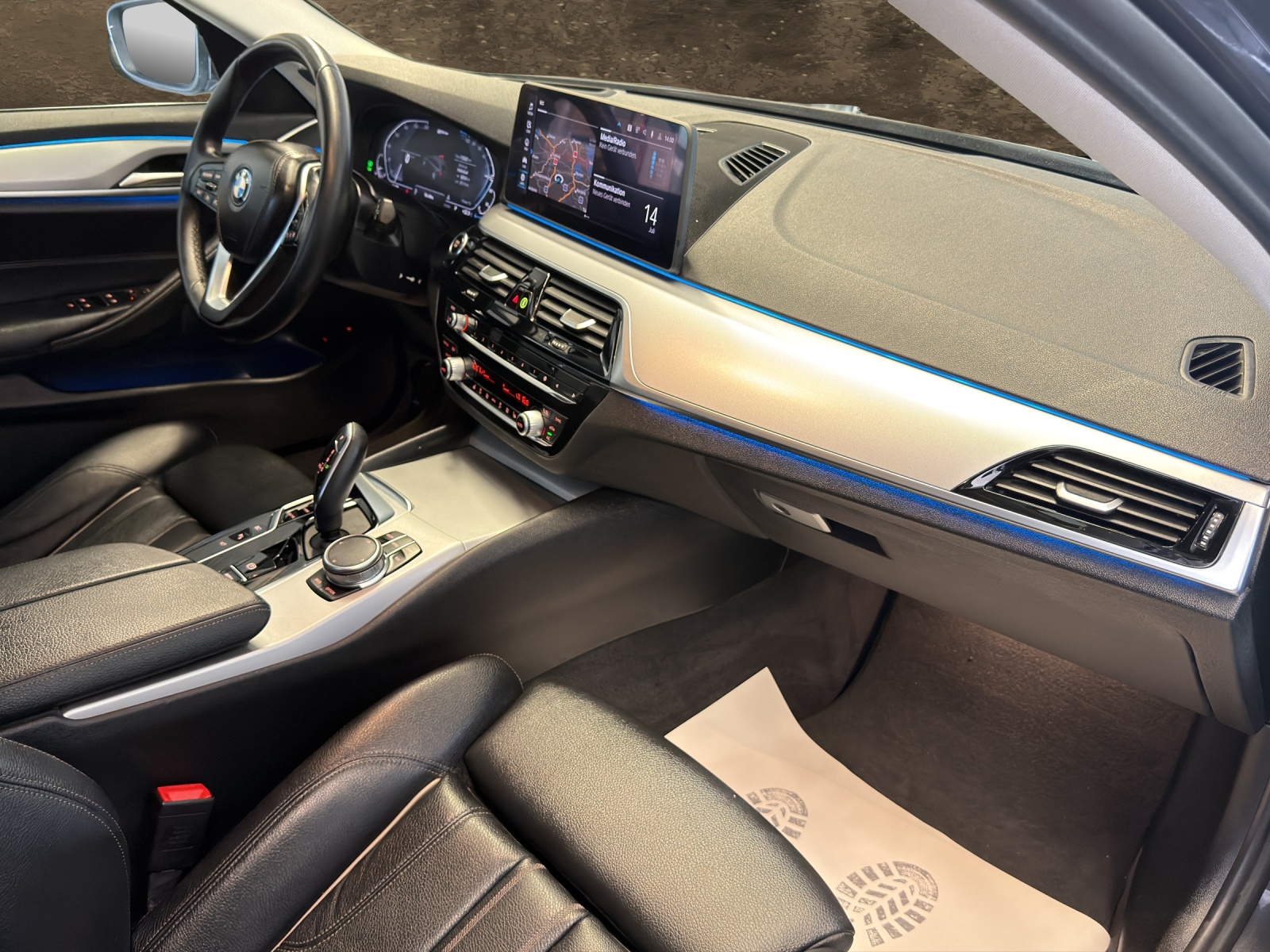 BMW 530e xDrive Touring Steptronic-image-12