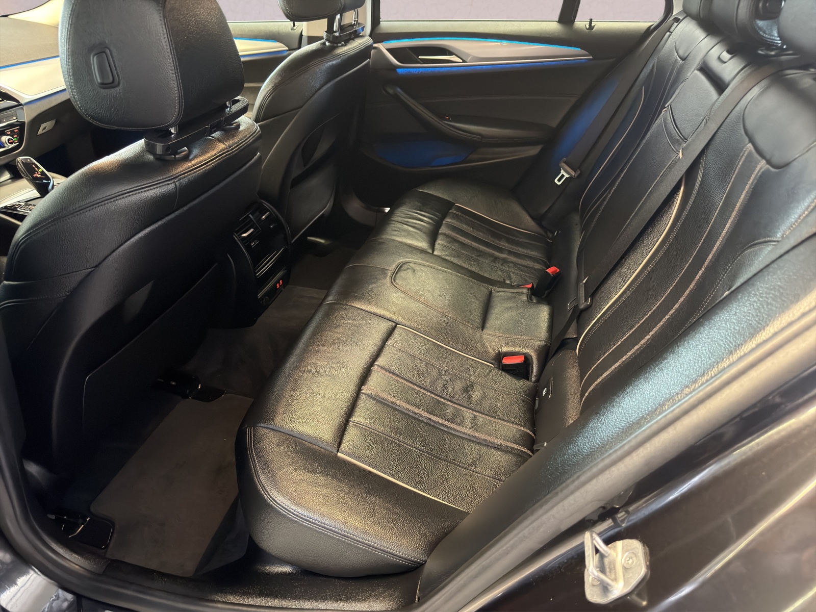 BMW 530e xDrive Touring Steptronic-image-15