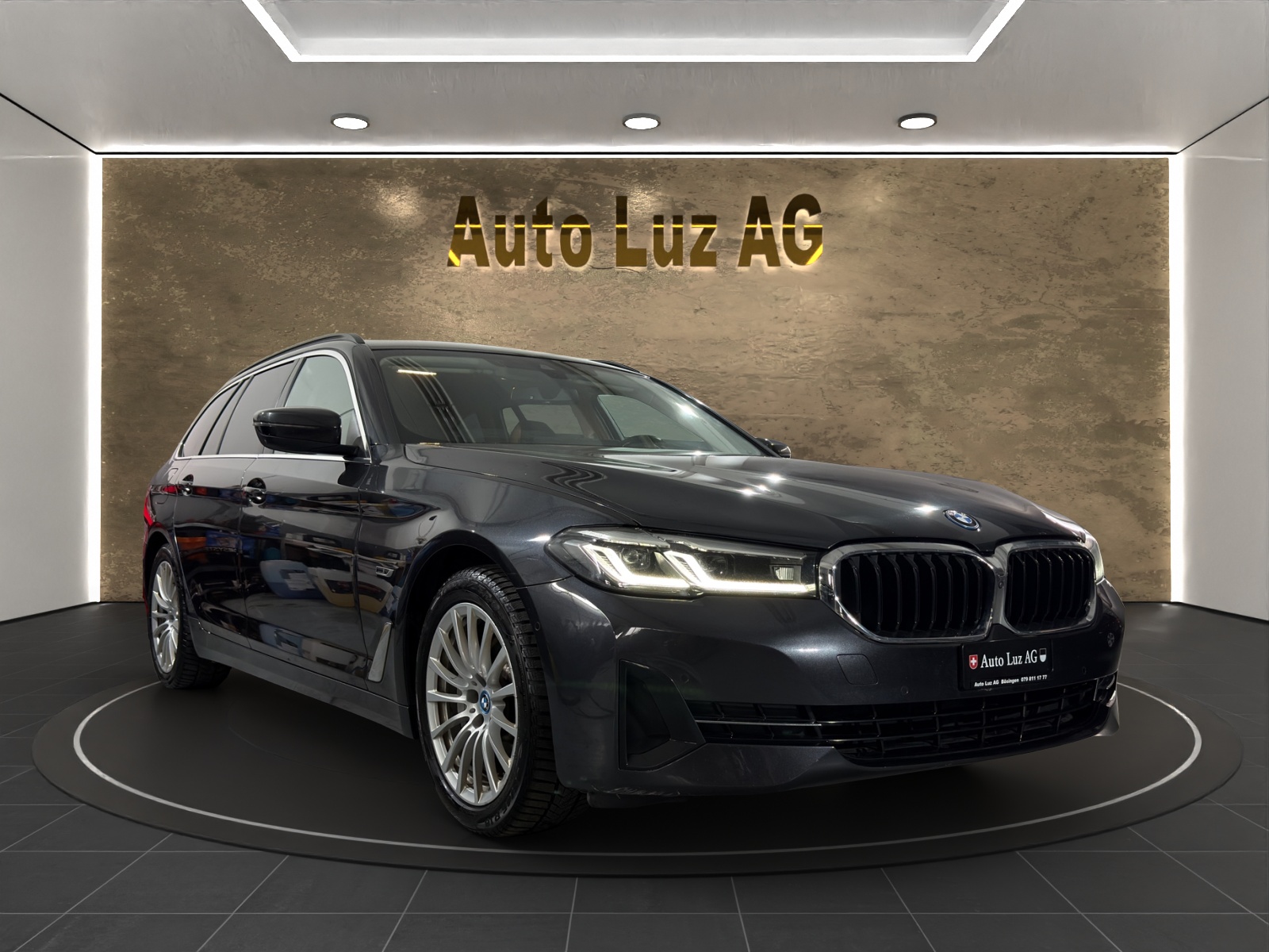 BMW 530e xDrive Touring Steptronic-image-6