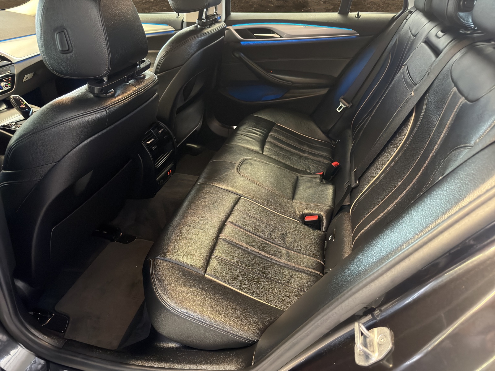 BMW 530e xDrive Touring Steptronic-image-14