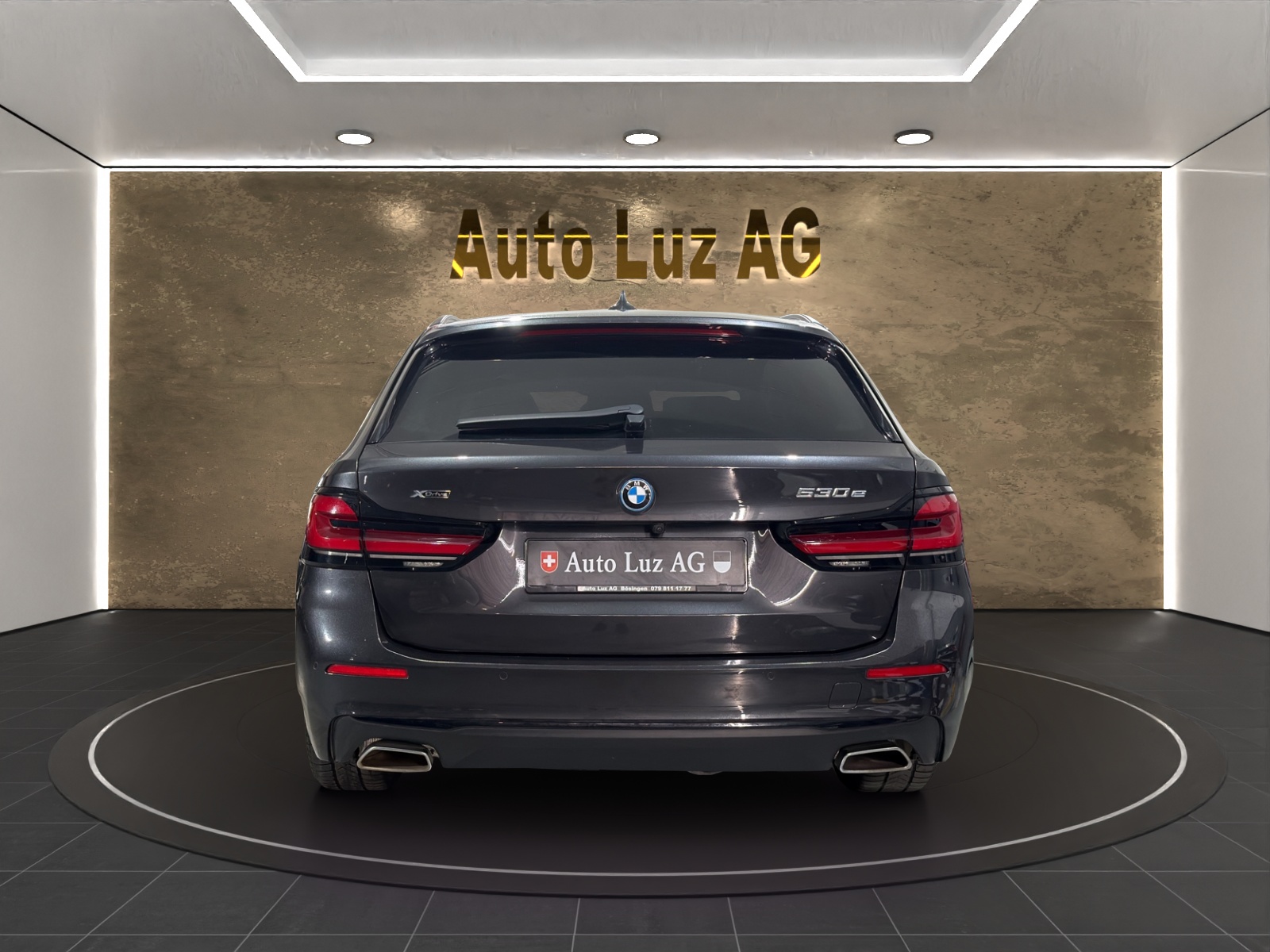 BMW 530e xDrive Touring Steptronic-showroom-element-2