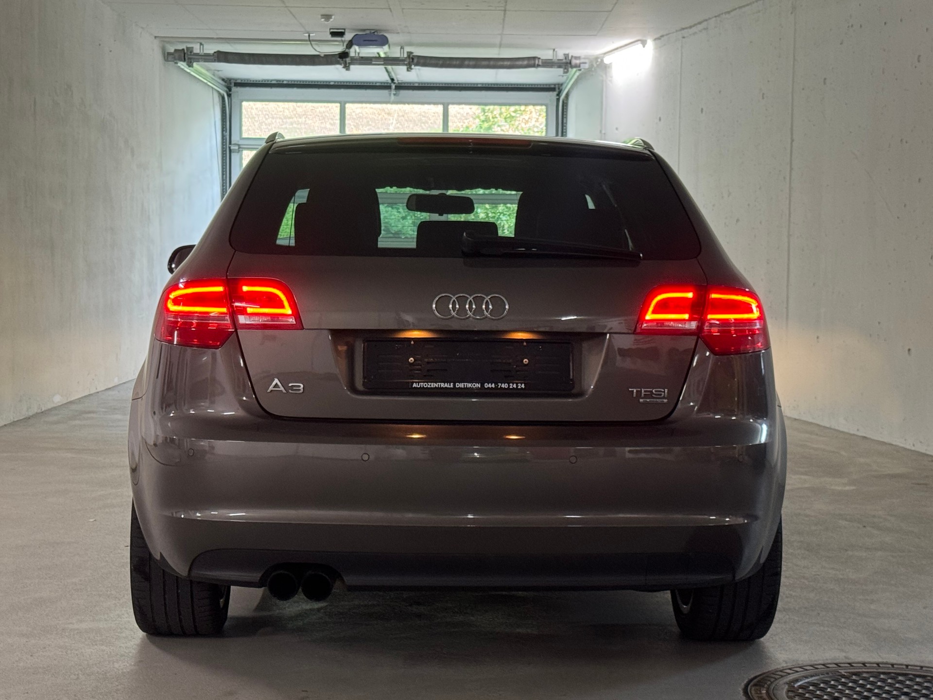 AUDI A3 Sportback 1.8 TFSI Attraction quattro-image-5