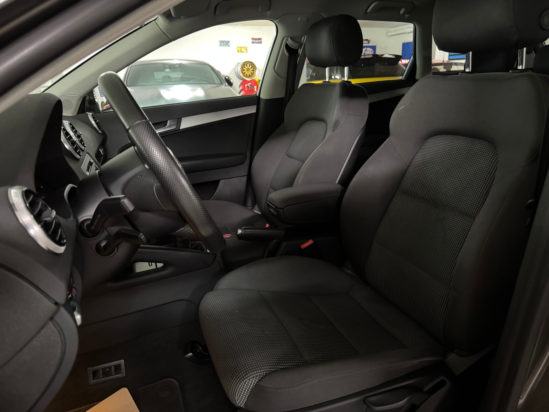 AUDI A3 Sportback 1.8 TFSI Attraction quattro-image-9