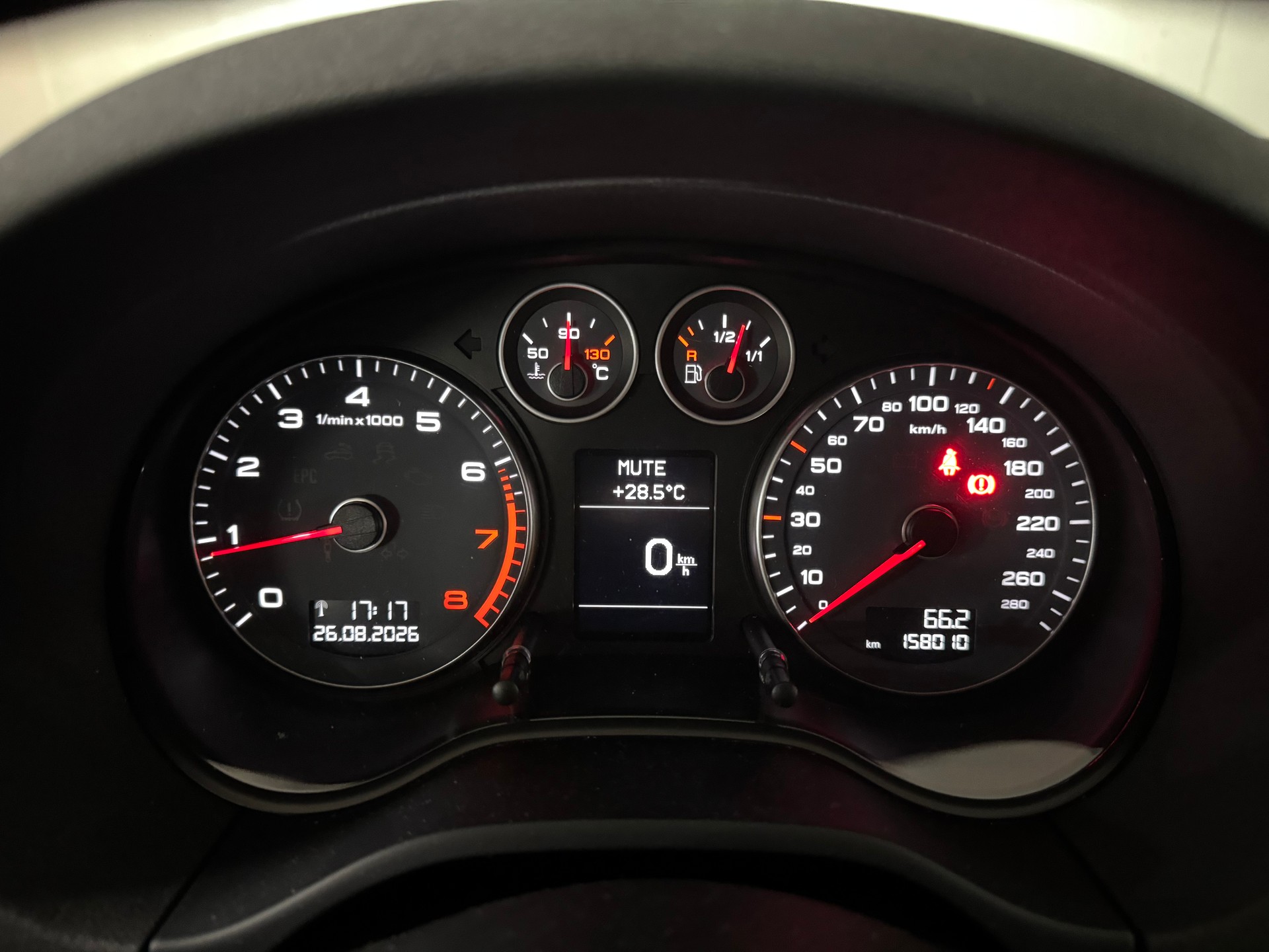 AUDI A3 Sportback 1.8 TFSI Attraction quattro-image-15