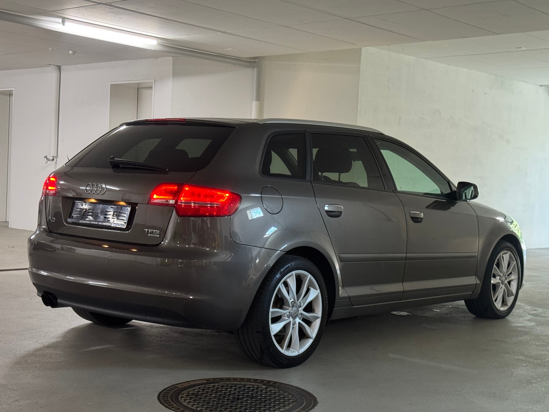 AUDI A3 Sportback 1.8 TFSI Attraction quattro-image-6