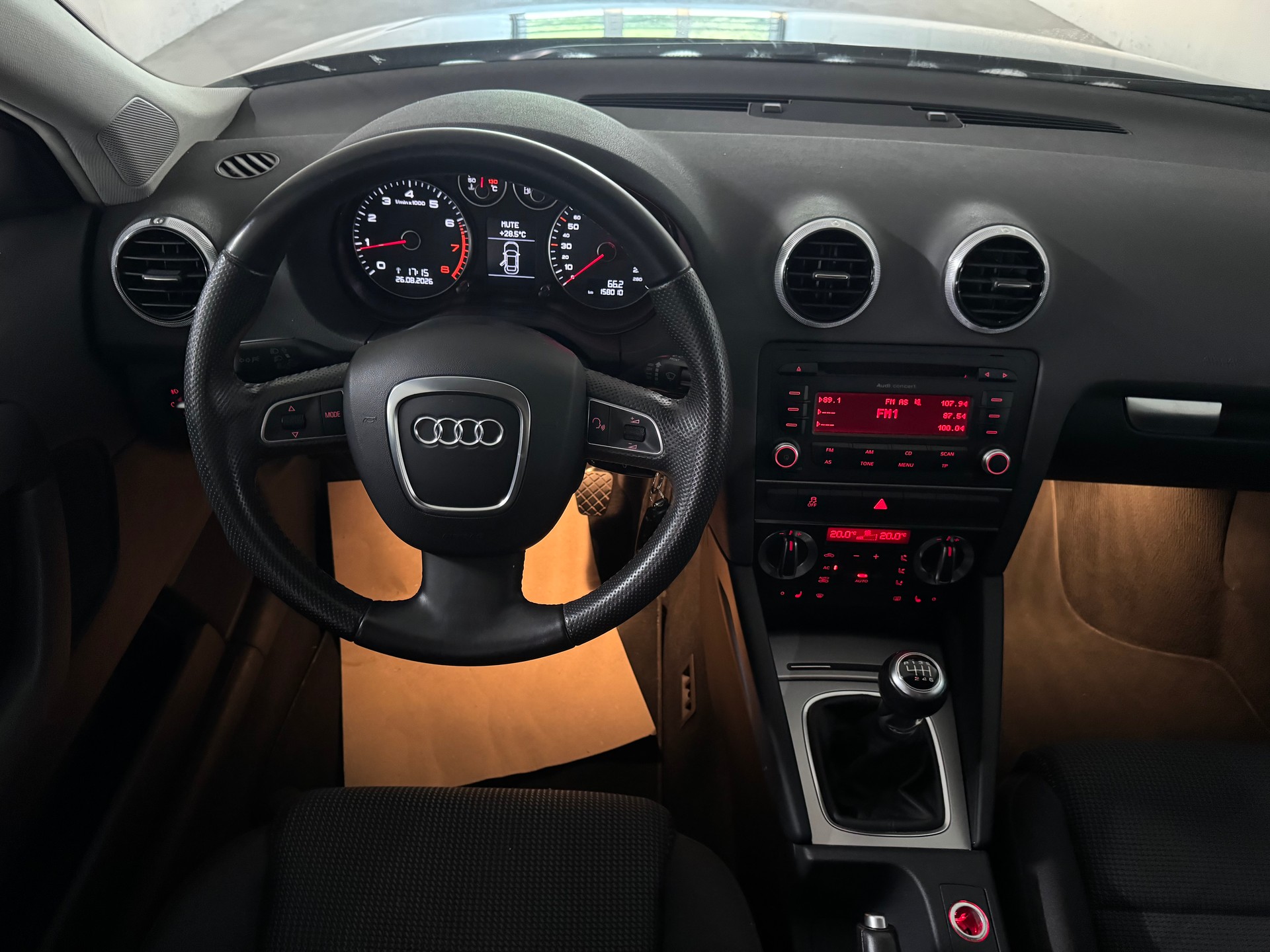 AUDI A3 Sportback 1.8 TFSI Attraction quattro-image-11